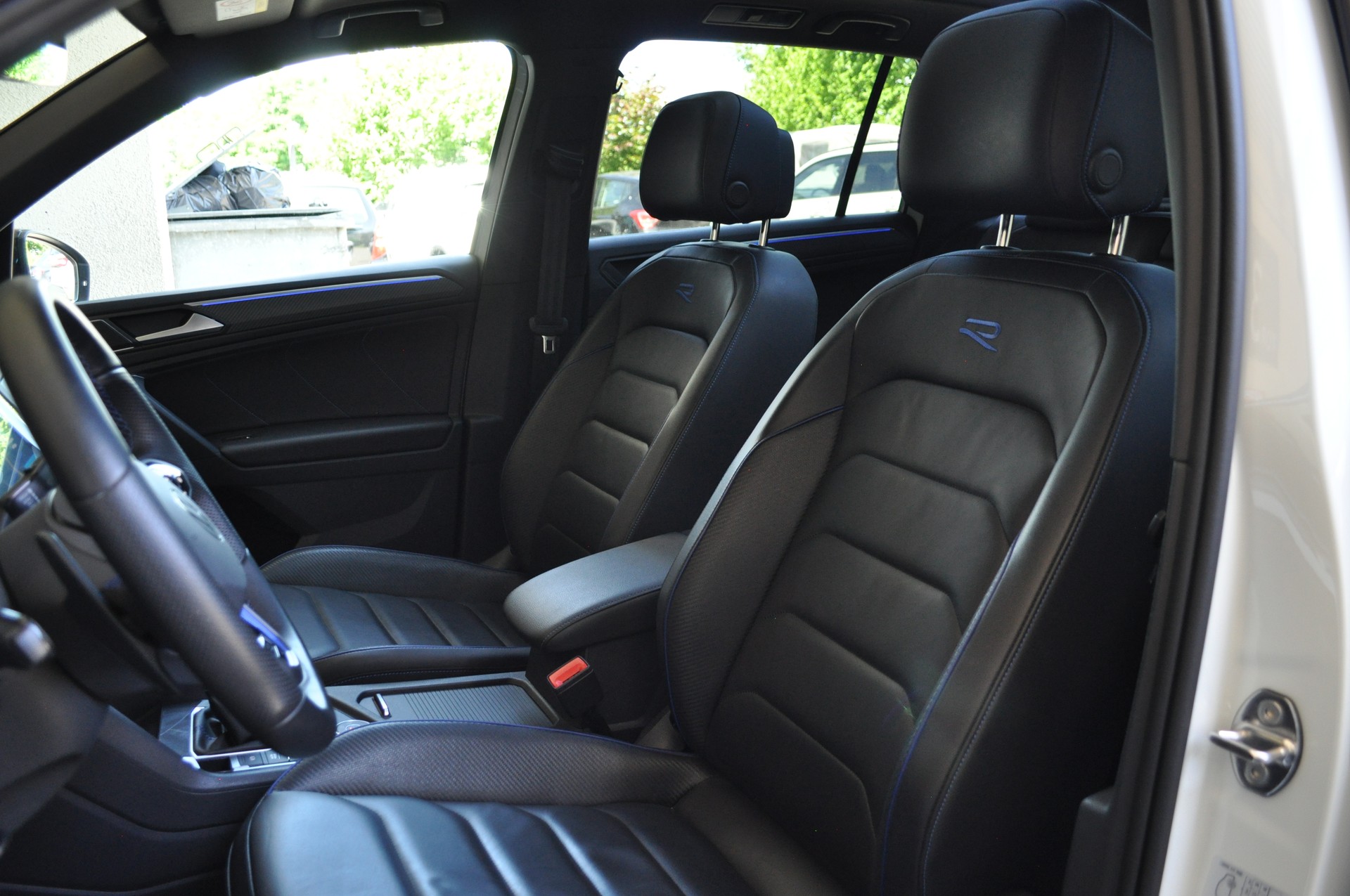 VW Tiguan 2.0TSI R 4Motion DSG-image-9