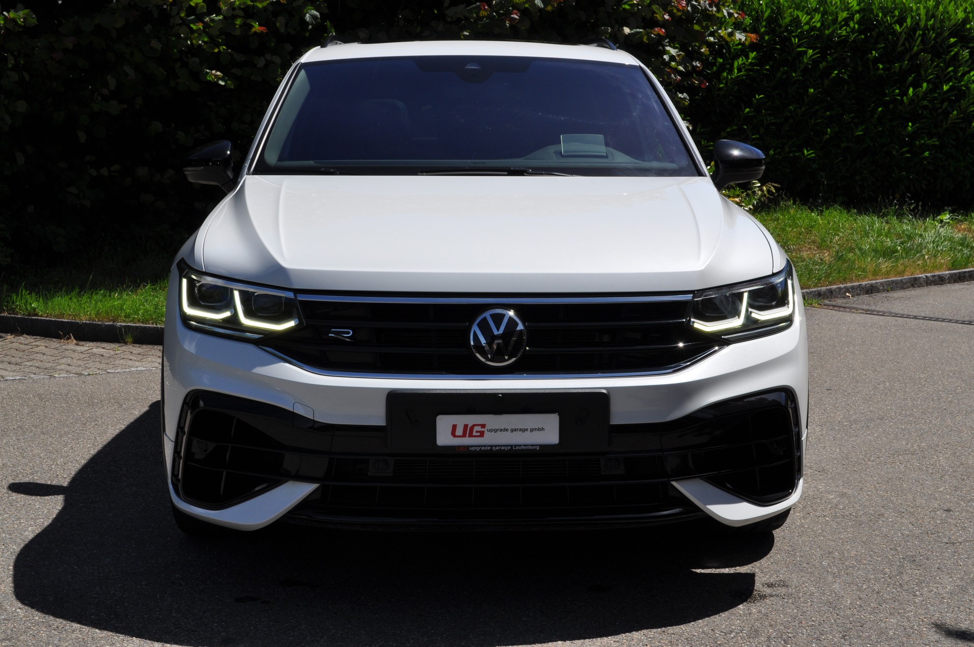 VW Tiguan 2.0TSI R 4Motion DSG-image-1