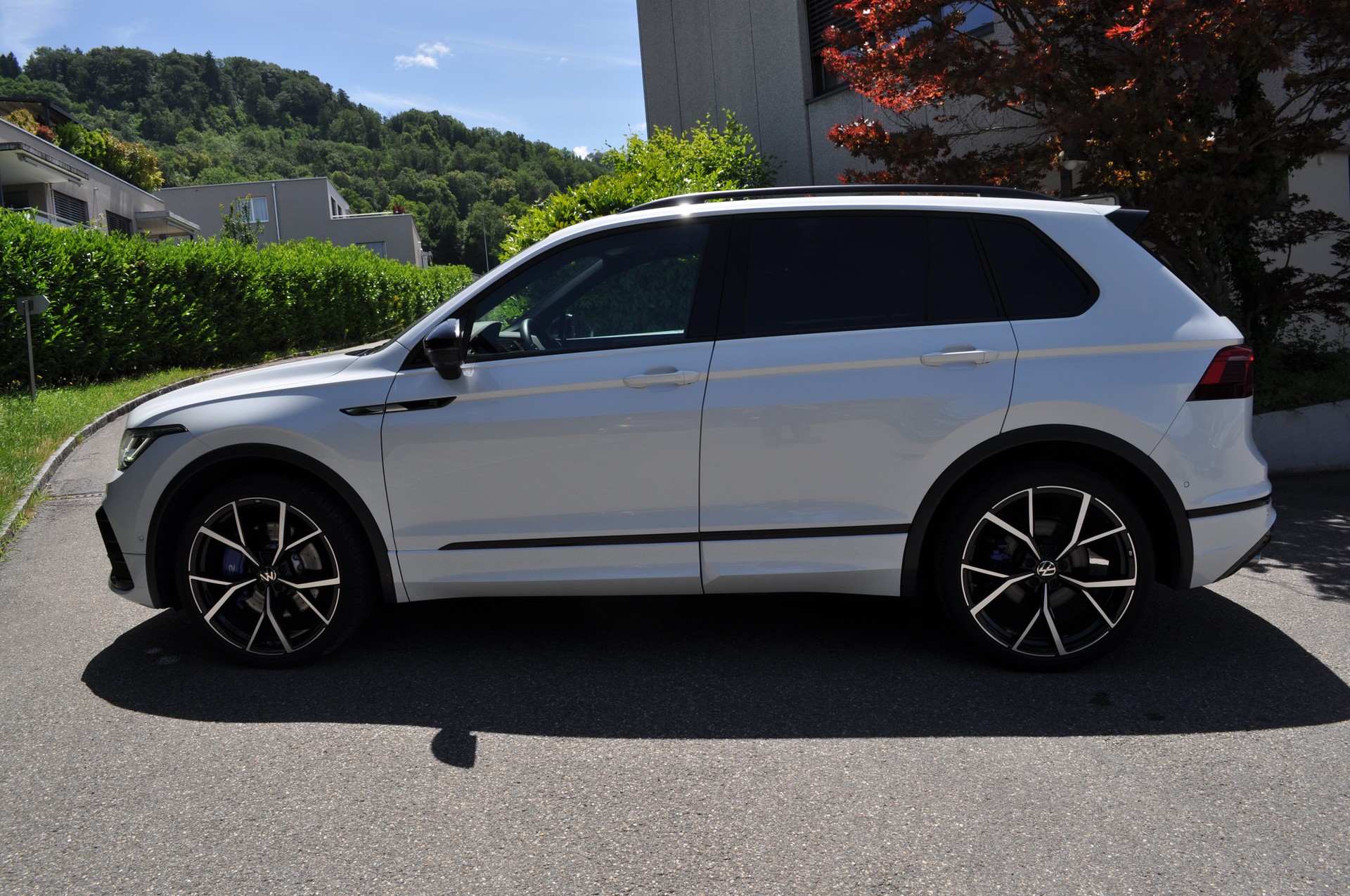 VW Tiguan 2.0TSI R 4Motion DSG-image-6