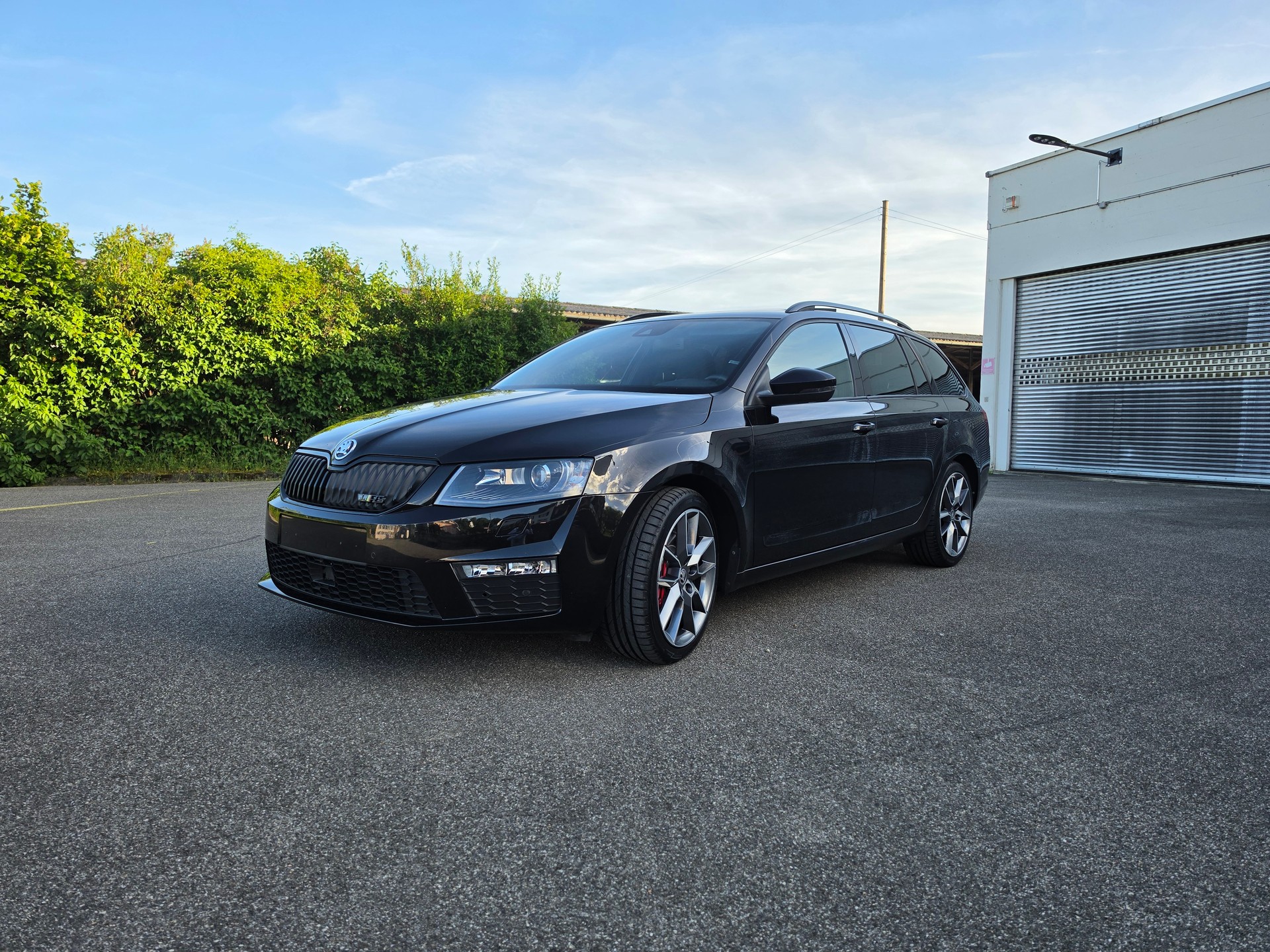 SKODA Octavia Combi 2.0 TSI RS DSG-image-2
