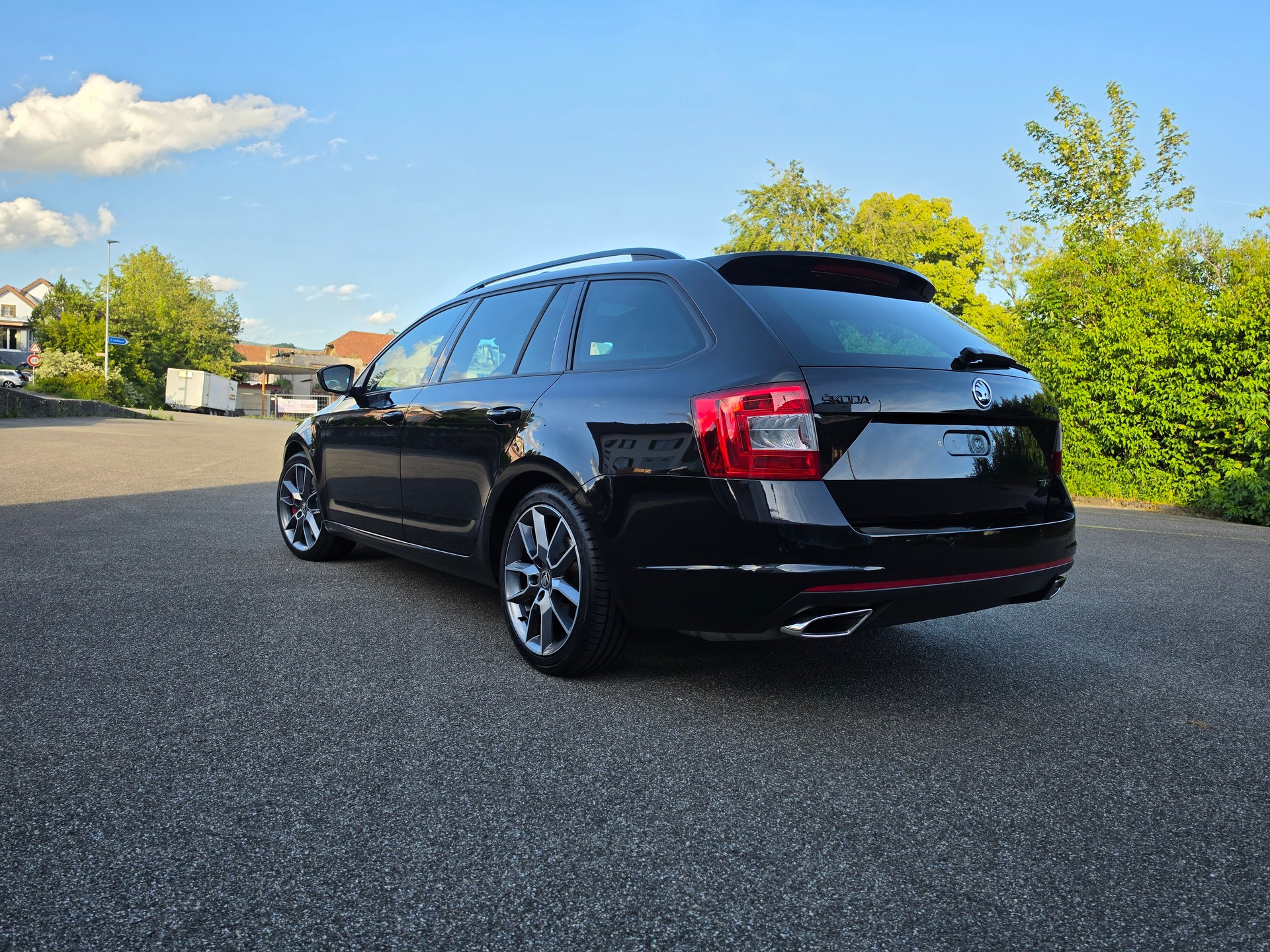 SKODA Octavia Combi 2.0 TSI RS DSG-image-5