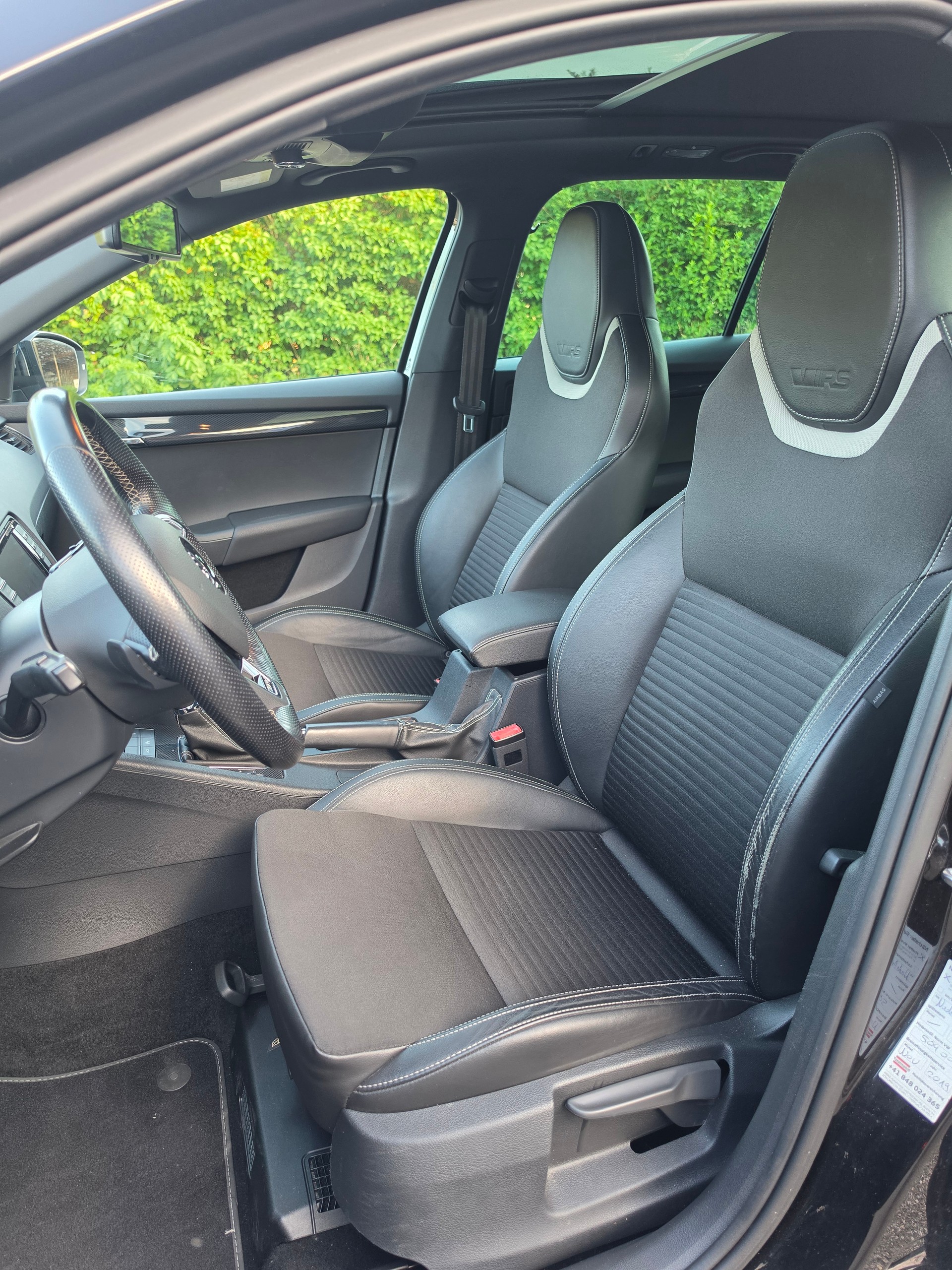SKODA Octavia Combi 2.0 TSI RS DSG-image-9
