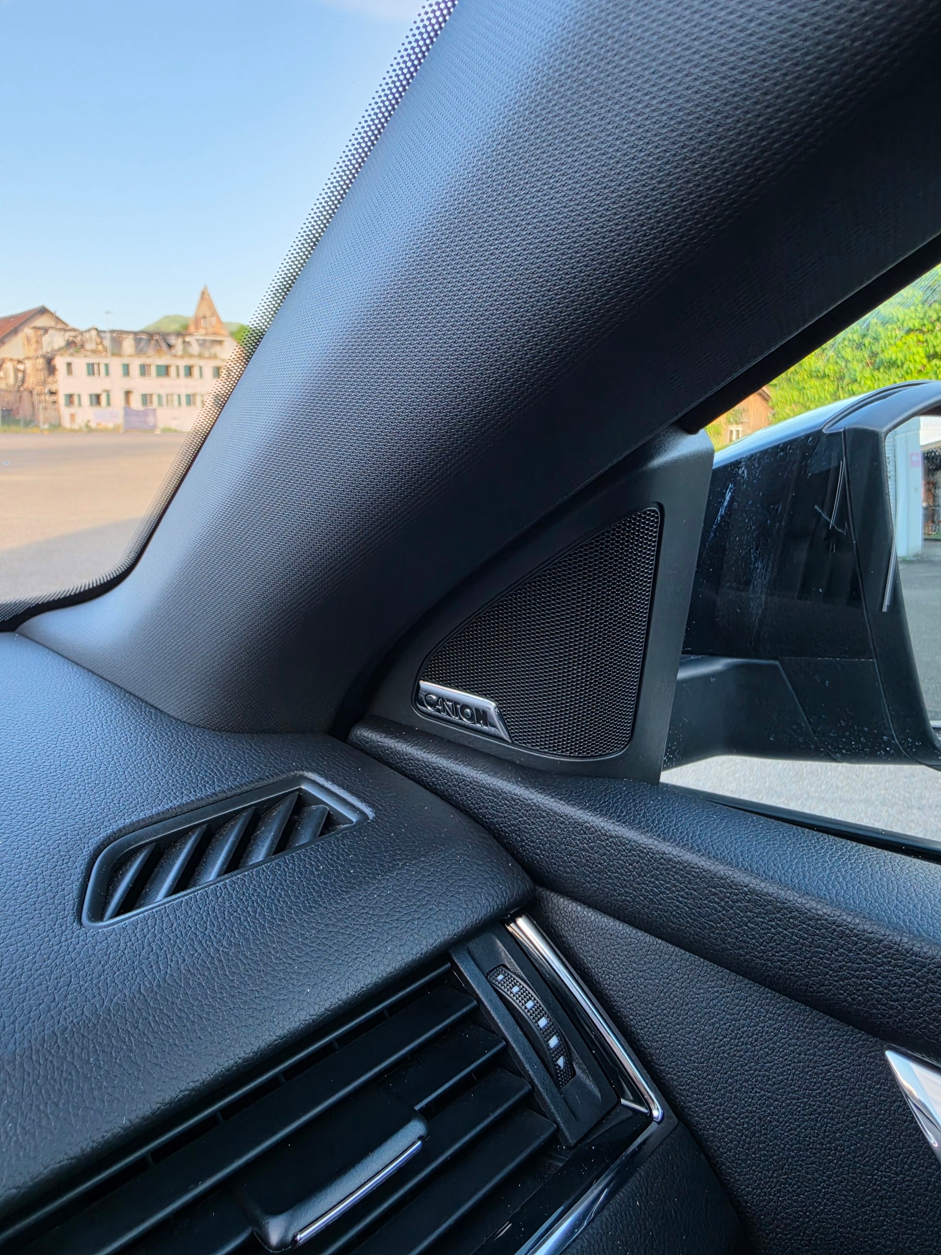 SKODA Octavia Combi 2.0 TSI RS DSG-image-11