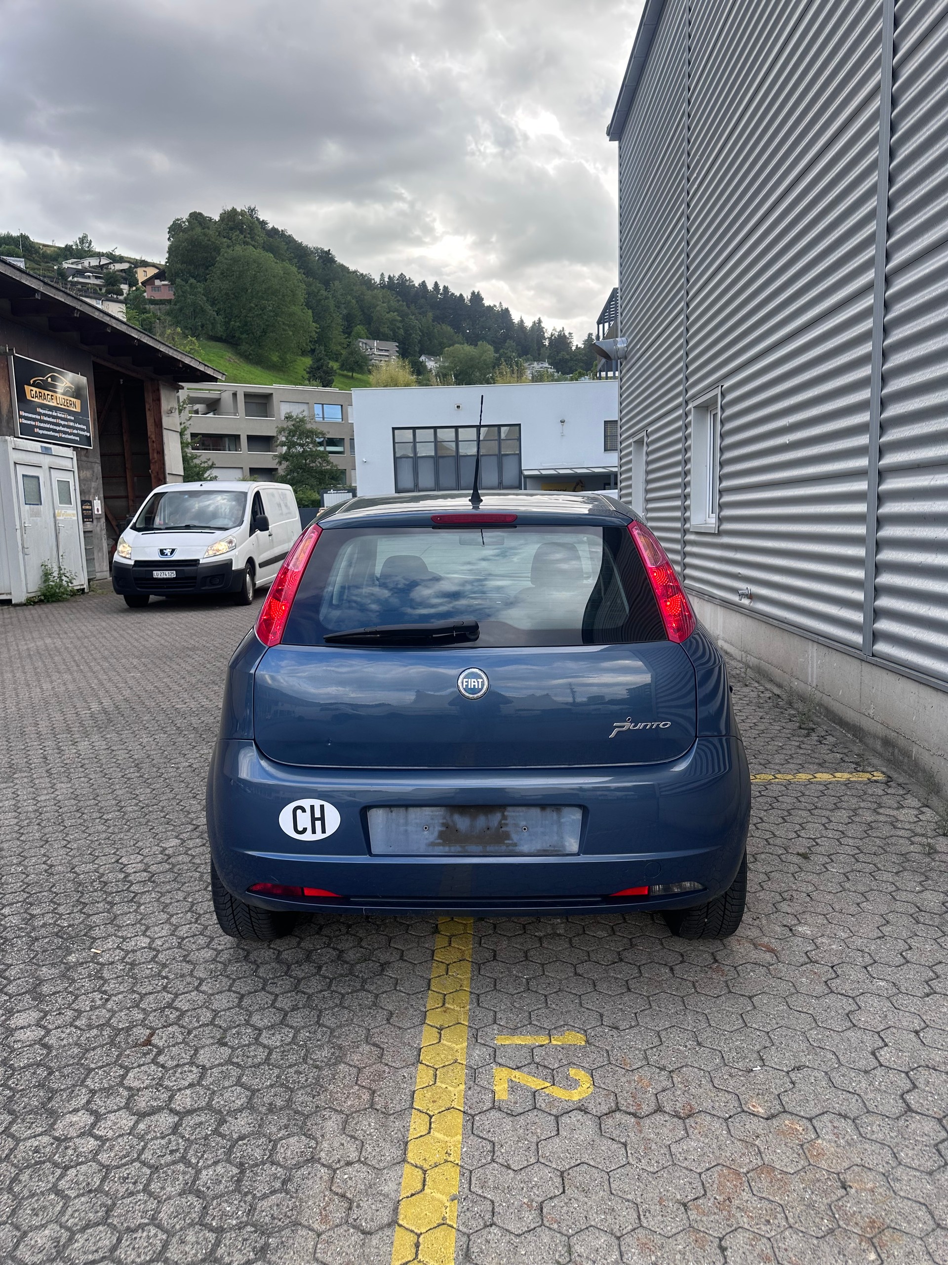 FIAT Punto 1.4 16V Sport-image-3