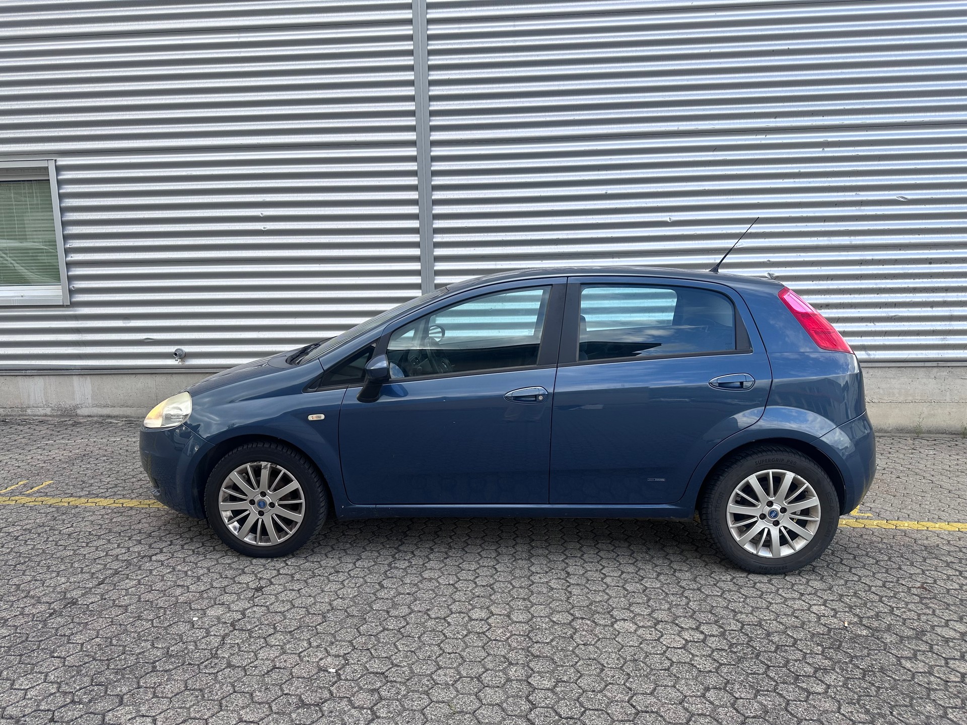 FIAT Punto 1.4 16V Sport-image-2