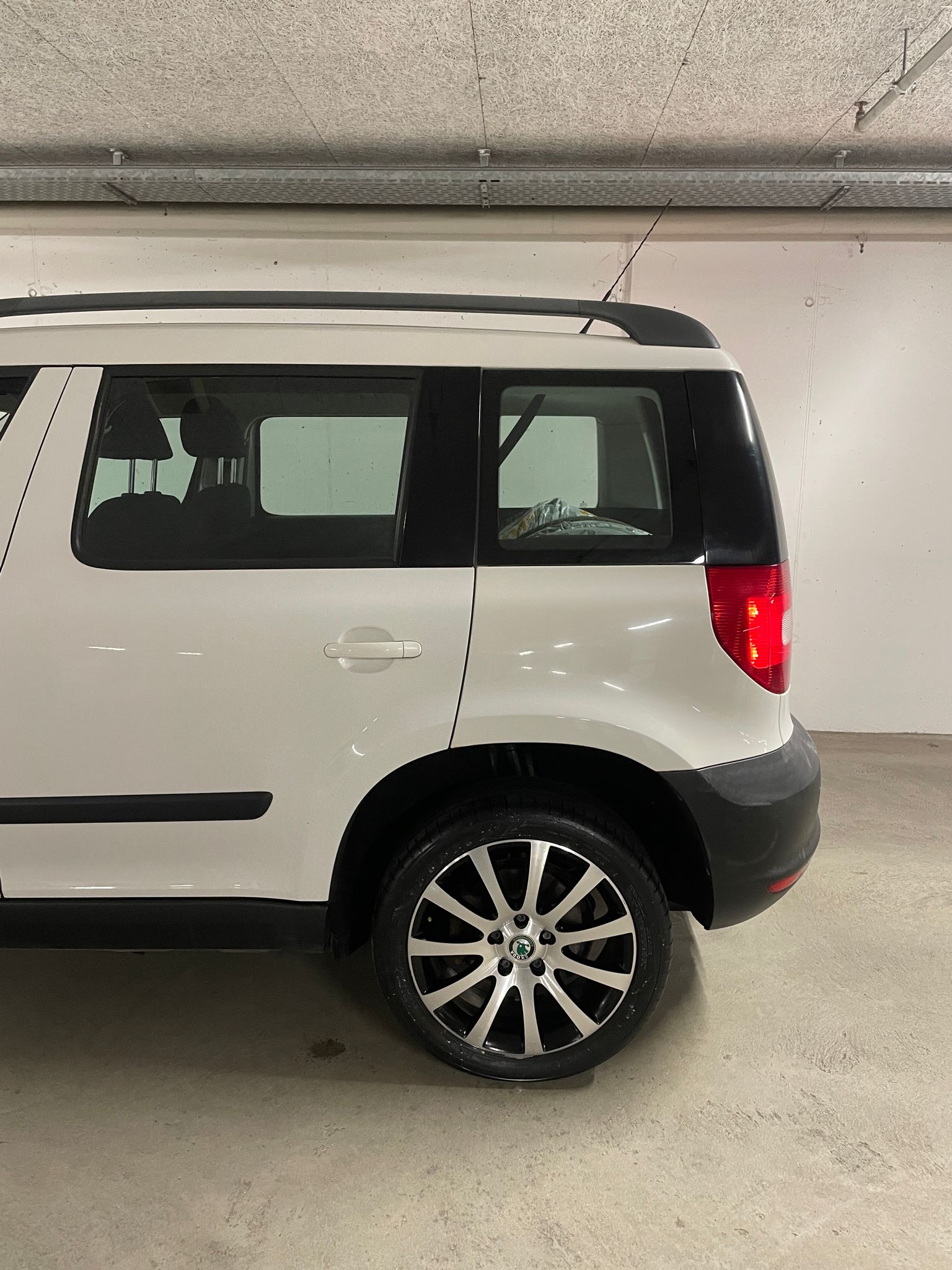 SKODA Yeti 1.8 TSI Ambition 4x4-image-4