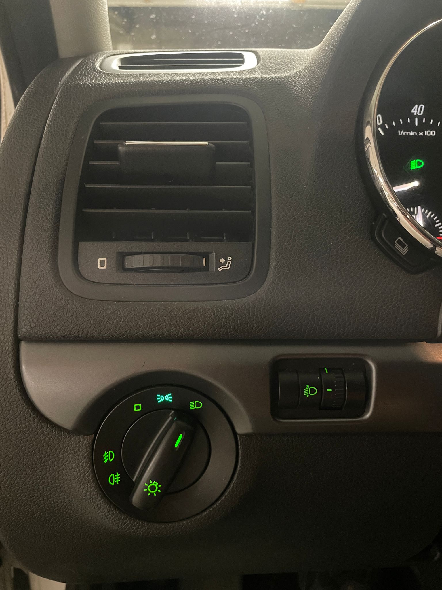 SKODA Yeti 1.8 TSI Ambition 4x4-image-9