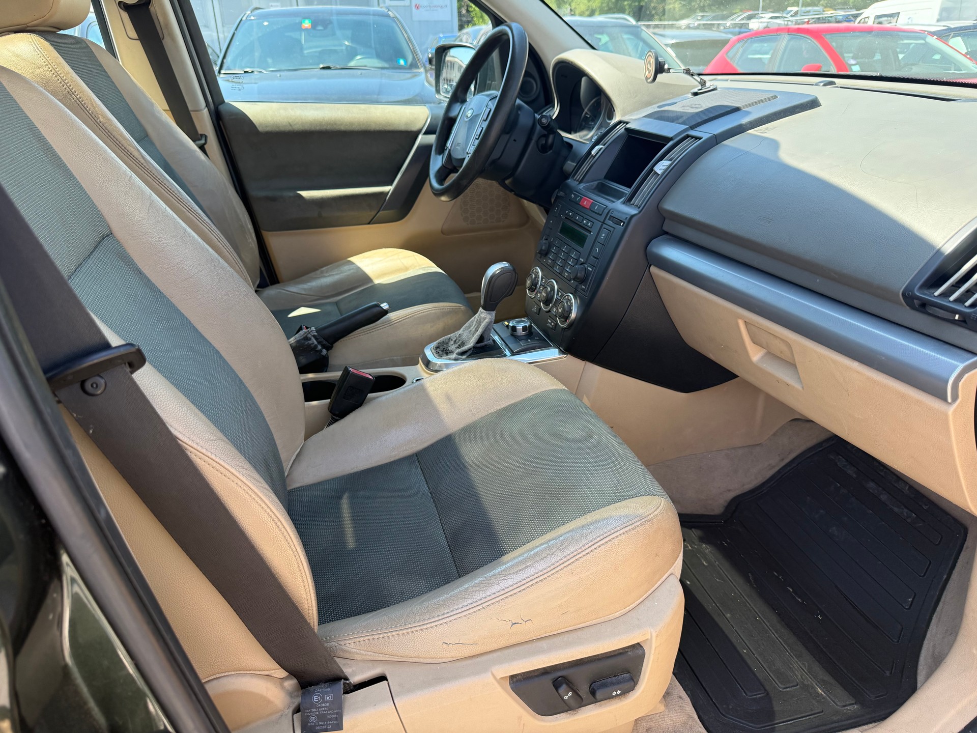 LAND ROVER Freelander 2.2 TD4 S Automatic-image-7