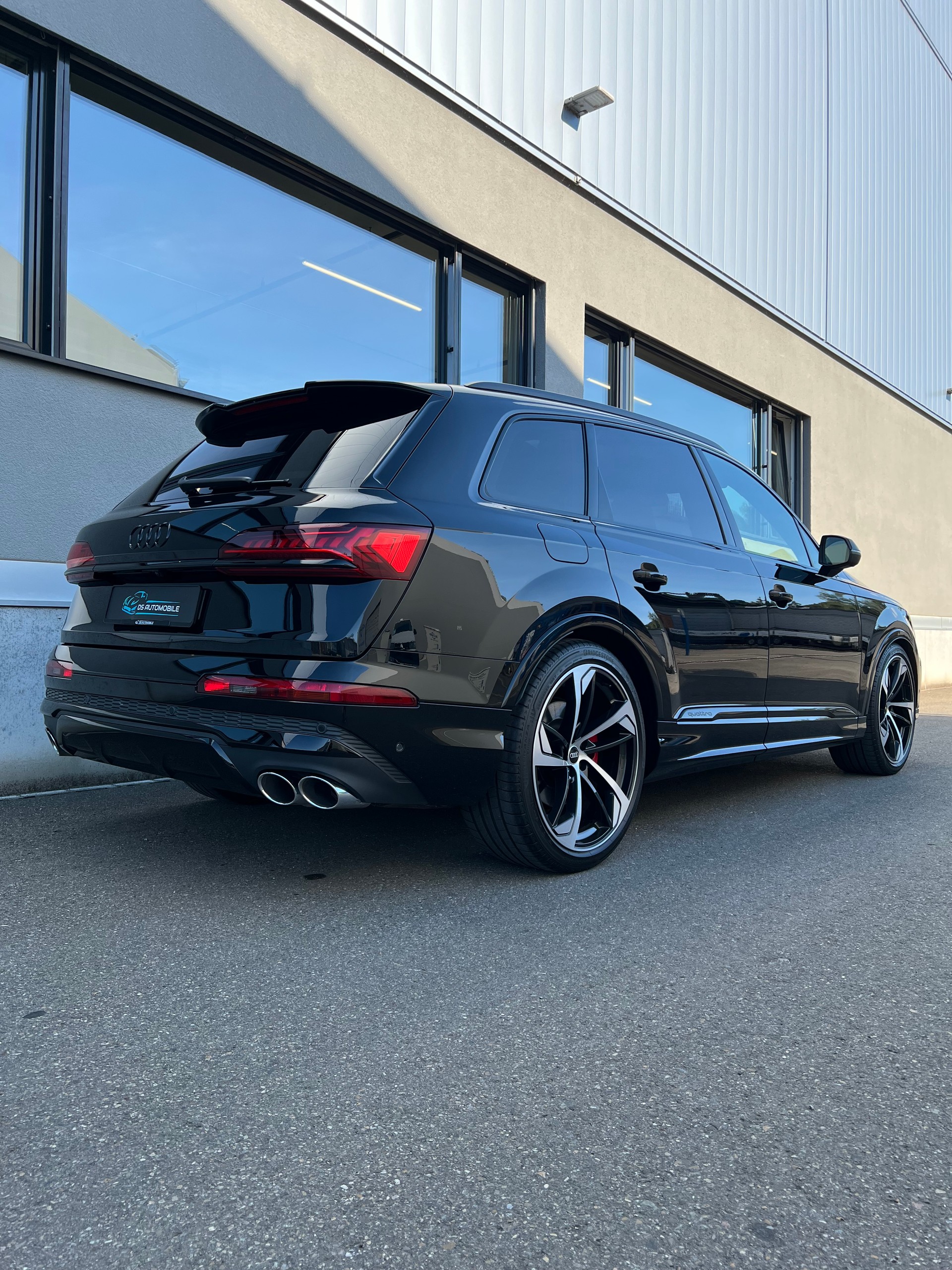 AUDI SQ7 TFSI quattro tiptronic-image-4