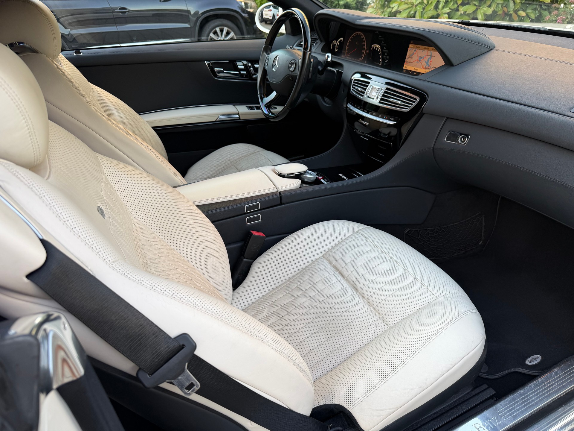 MERCEDES-BENZ CL 500 4Matic 7G-Tronic-image-12