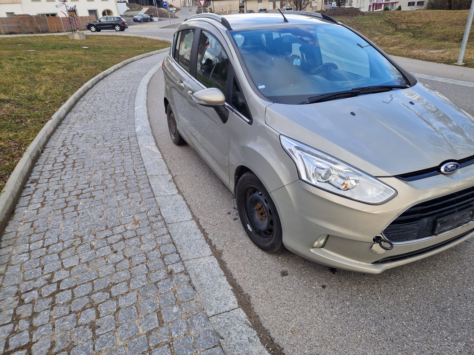 FORD B-Max 1.0 SCTi Titanium-image-5