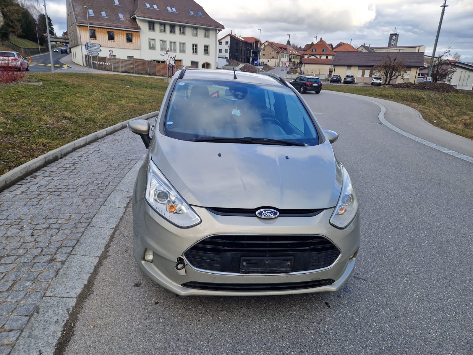 FORD B-Max 1.0 SCTi Titanium-image-4