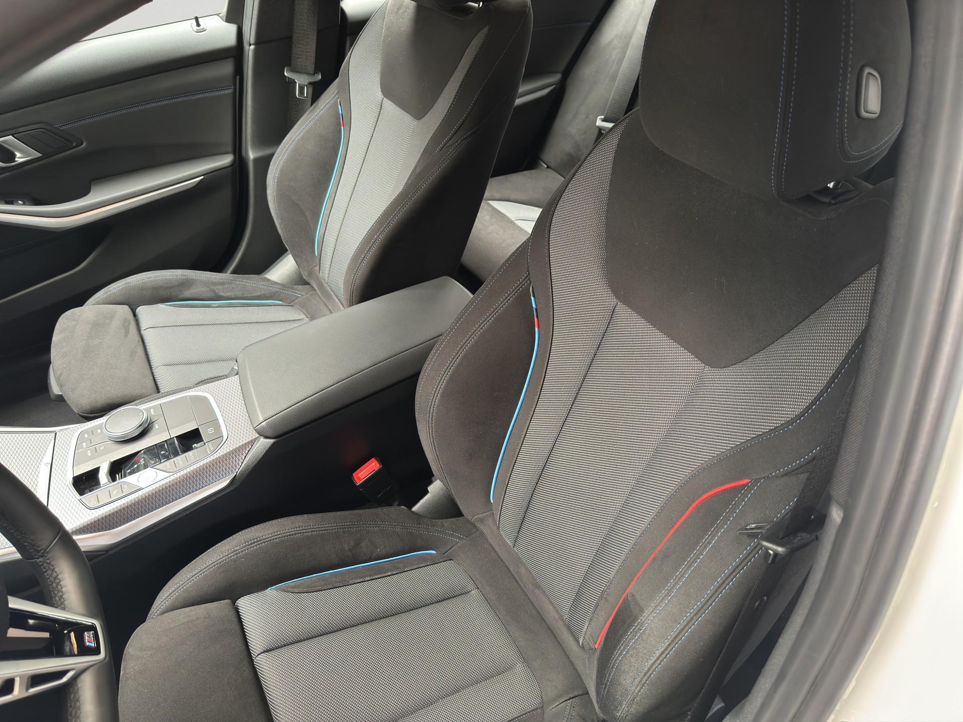 BMW 330i Touring xDrive Steptronic M Sport-image-5