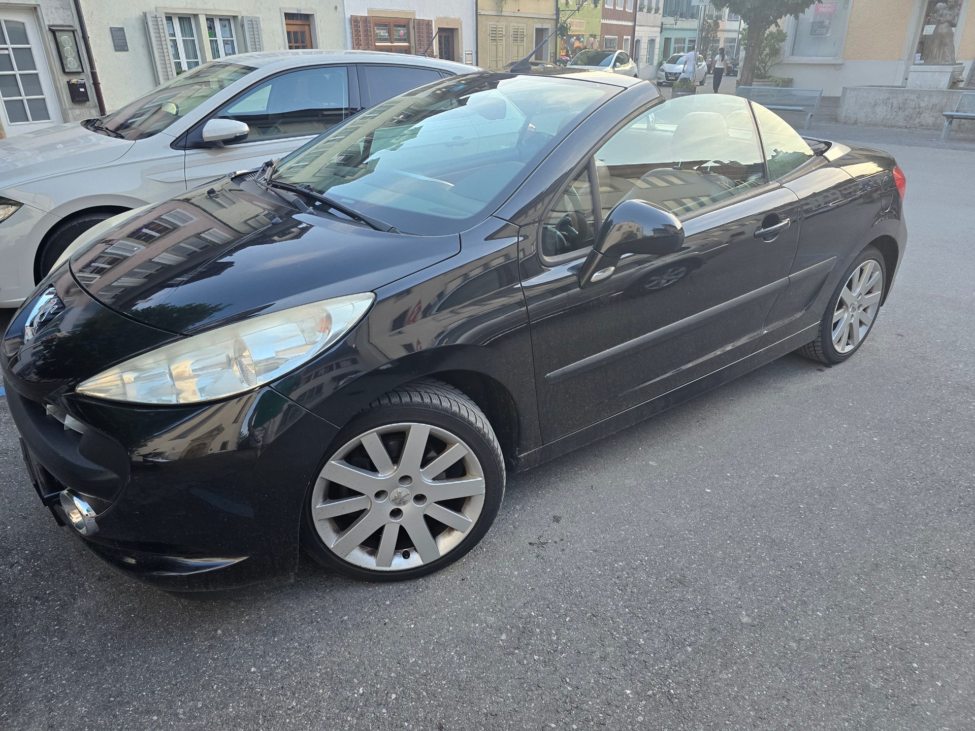 PEUGEOT 207 CC 1.6 16V Turbo Platinium Edition-image-3