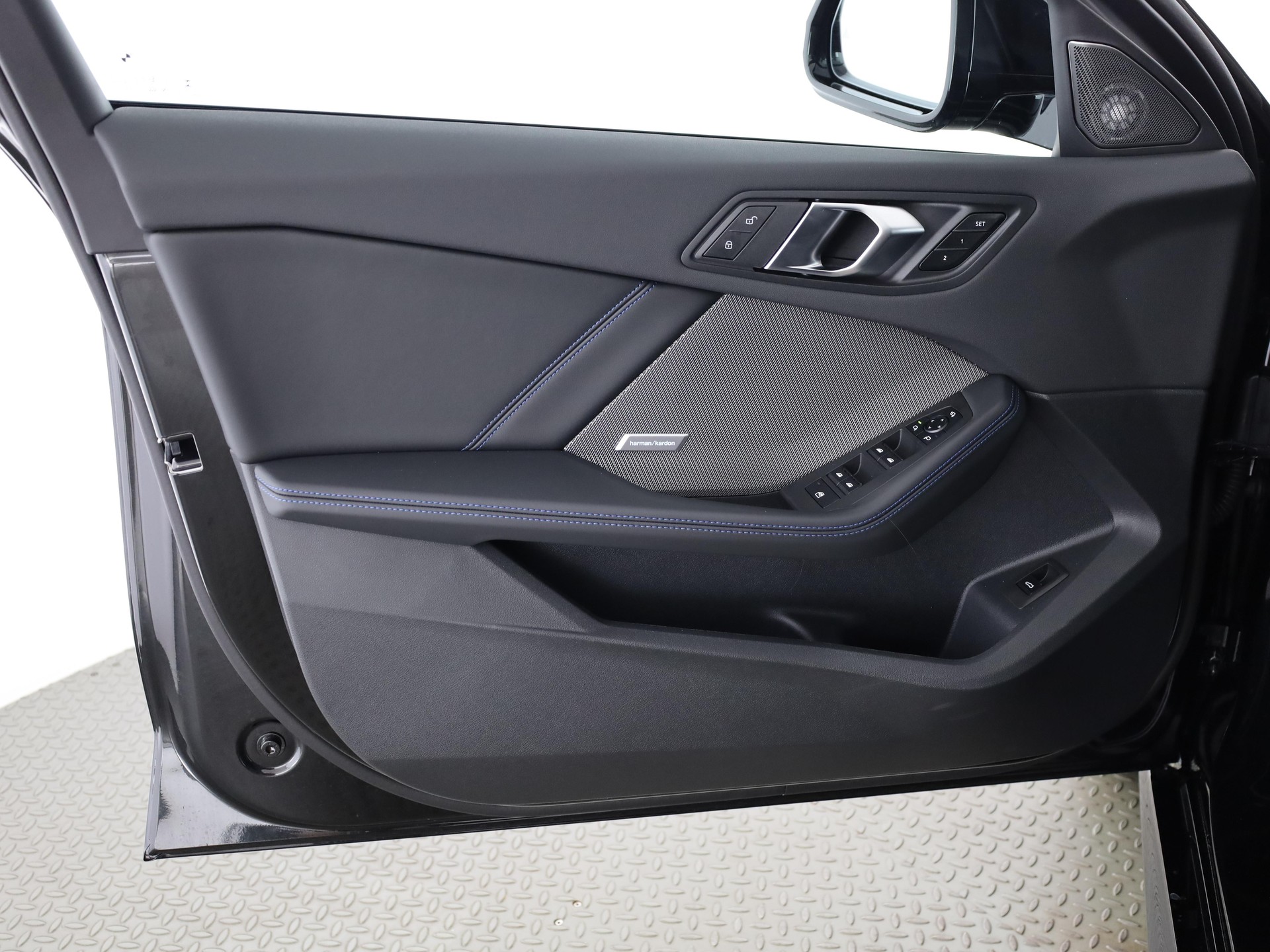 BMW 120d-image-8