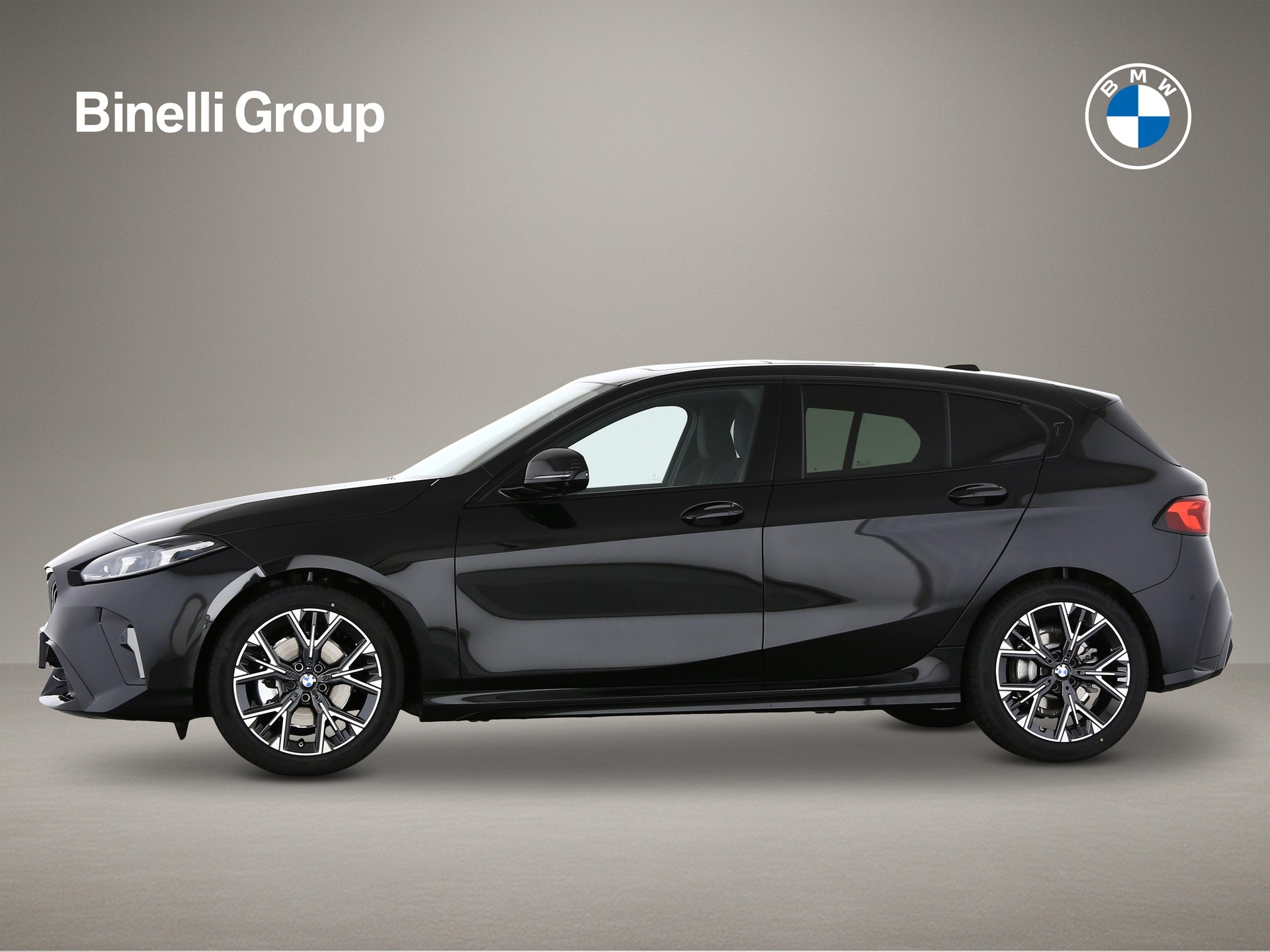 BMW 120d-showroom-element-2