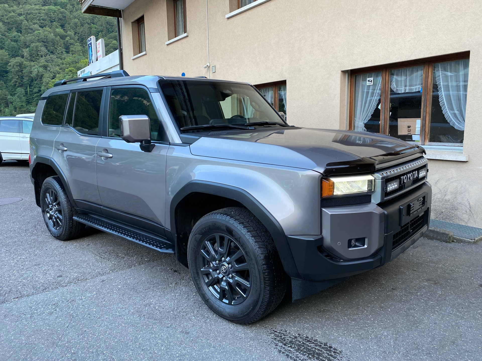 TOYOTA Land Cruiser 2.8TD Style-image-11