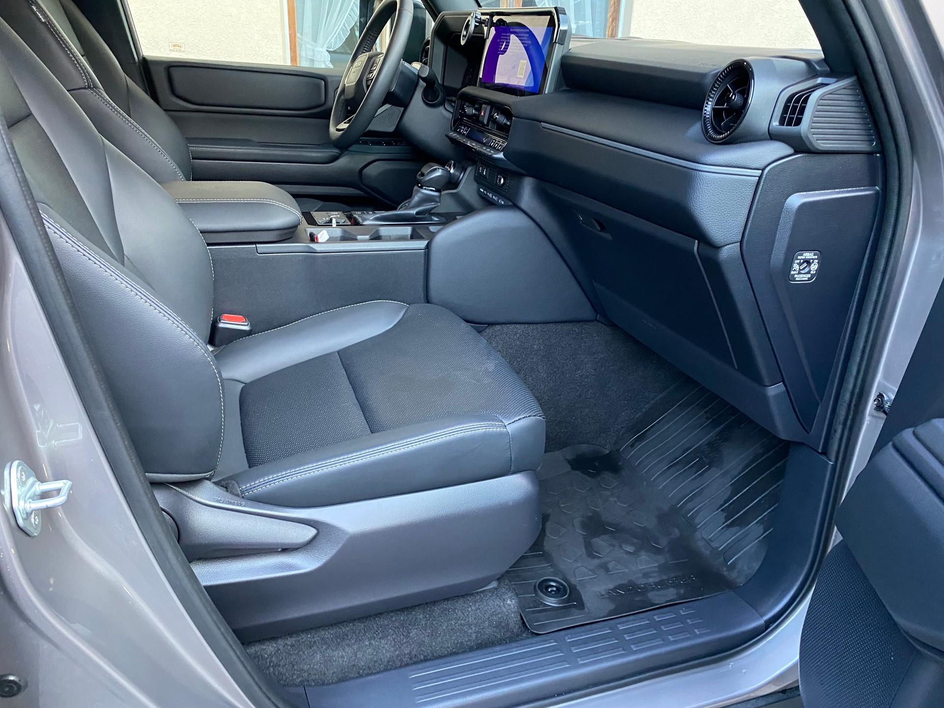 TOYOTA Land Cruiser 2.8TD Style-image-6