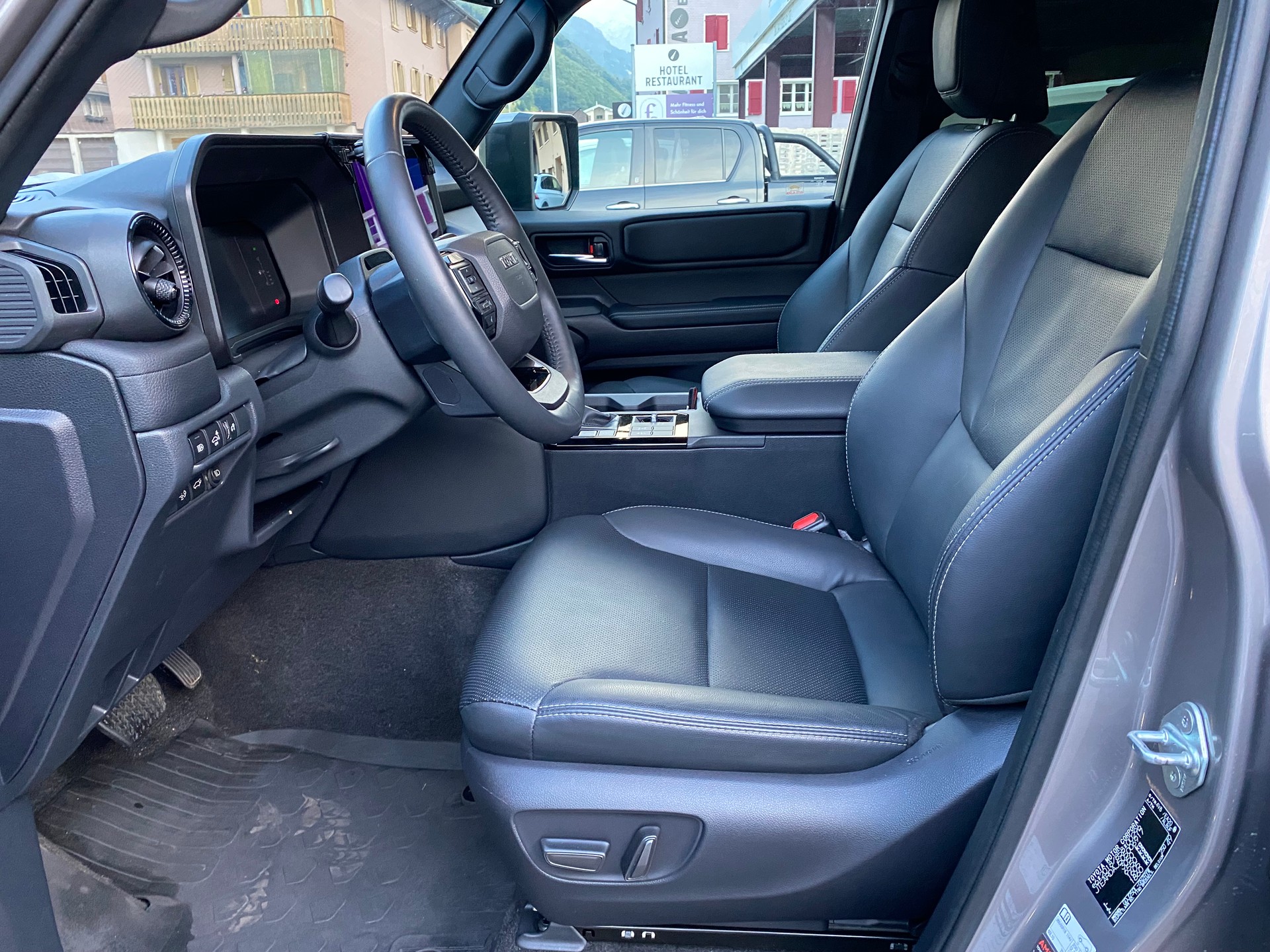 TOYOTA Land Cruiser 2.8TD Style-image-2