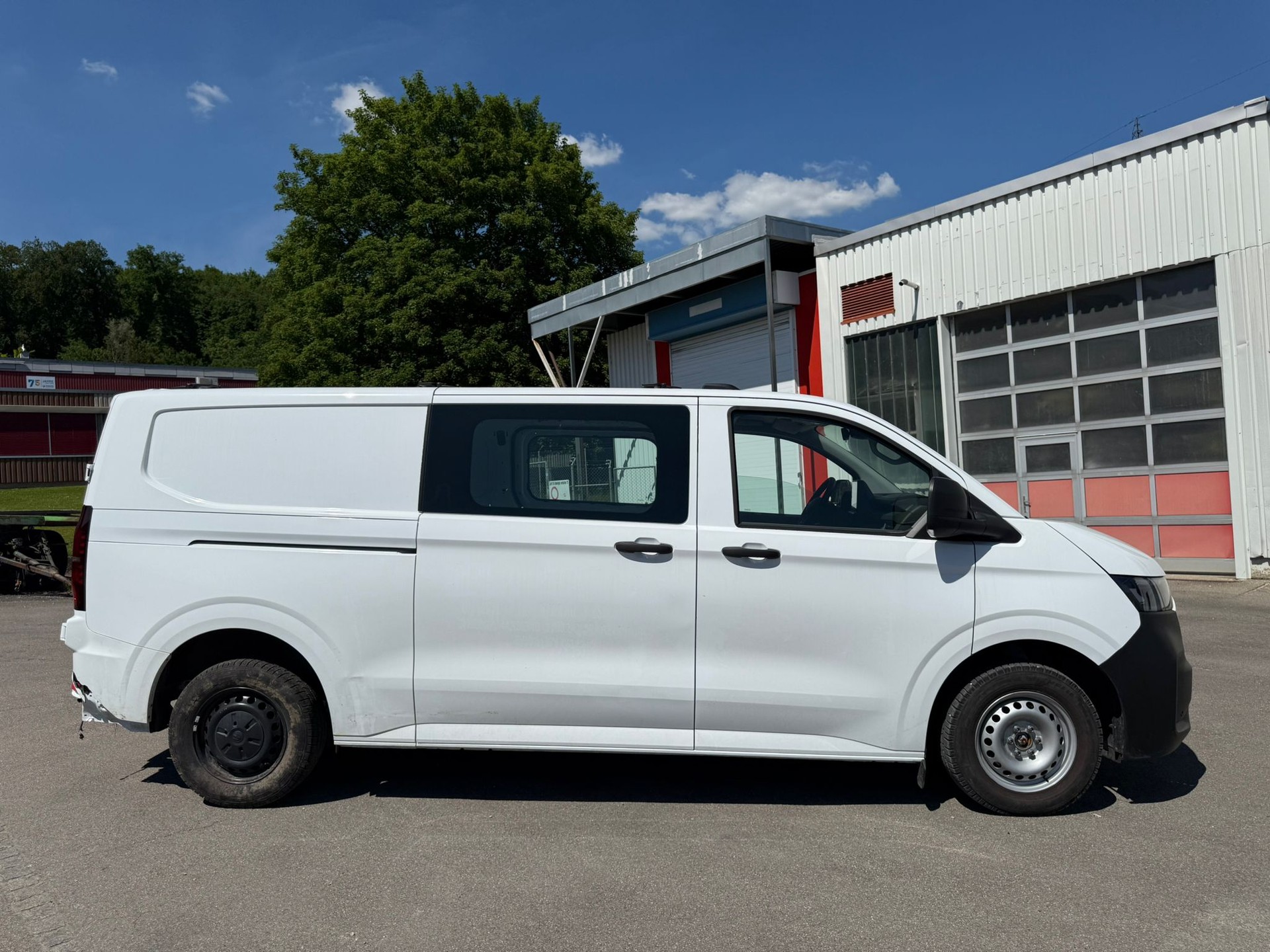 VW Transporter 2.0 TDI Edition Lang-image-12
