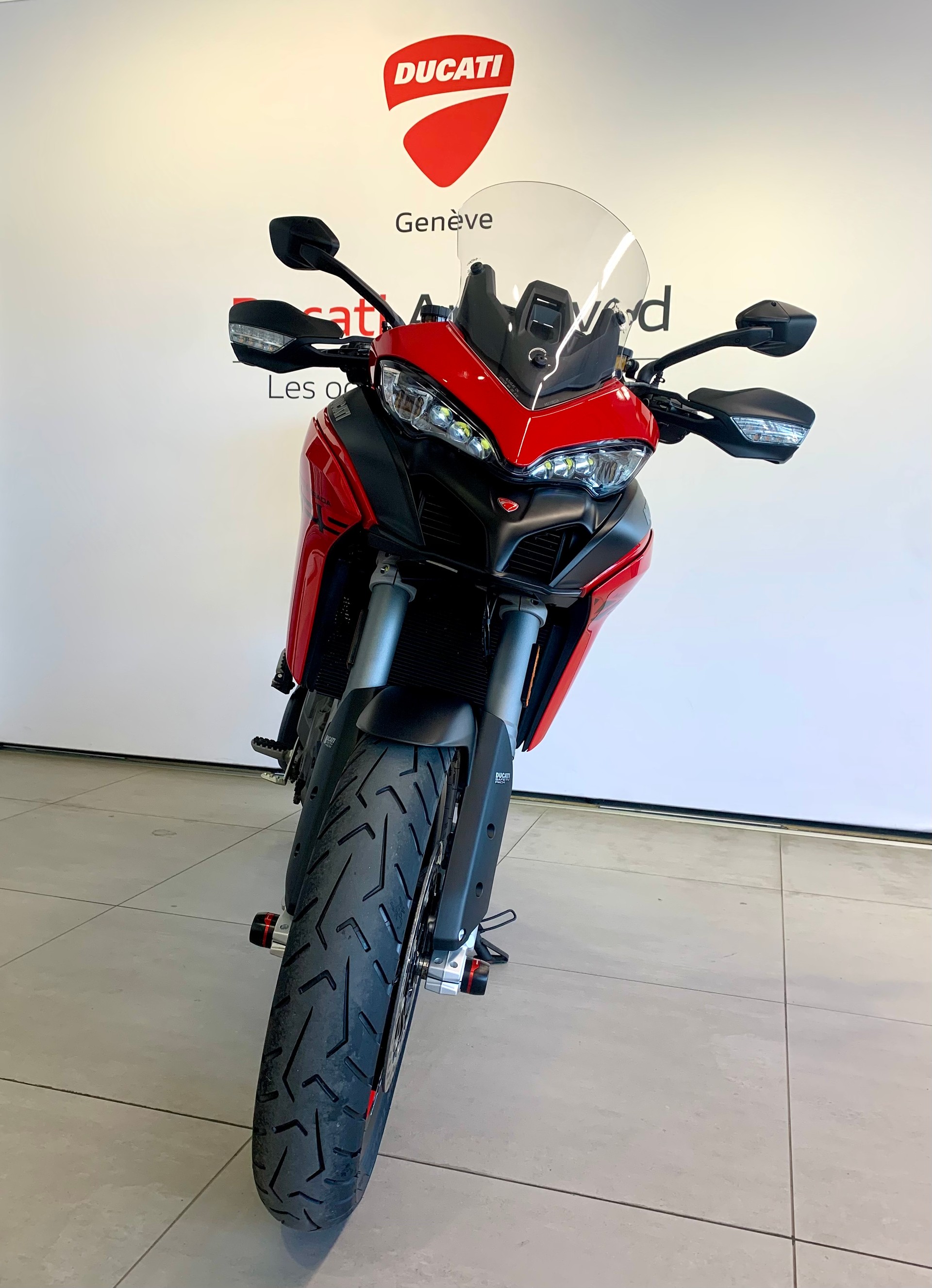 DUCATI Multistrada V2 S-showroom-element-2