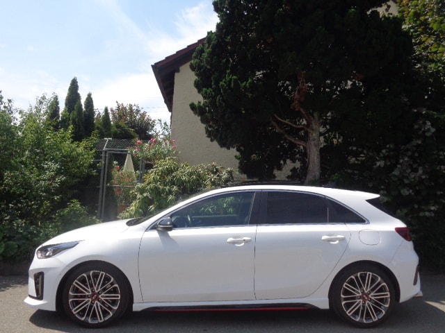 KIA Ceed 1.6 T-GDi GT DCT-image-1