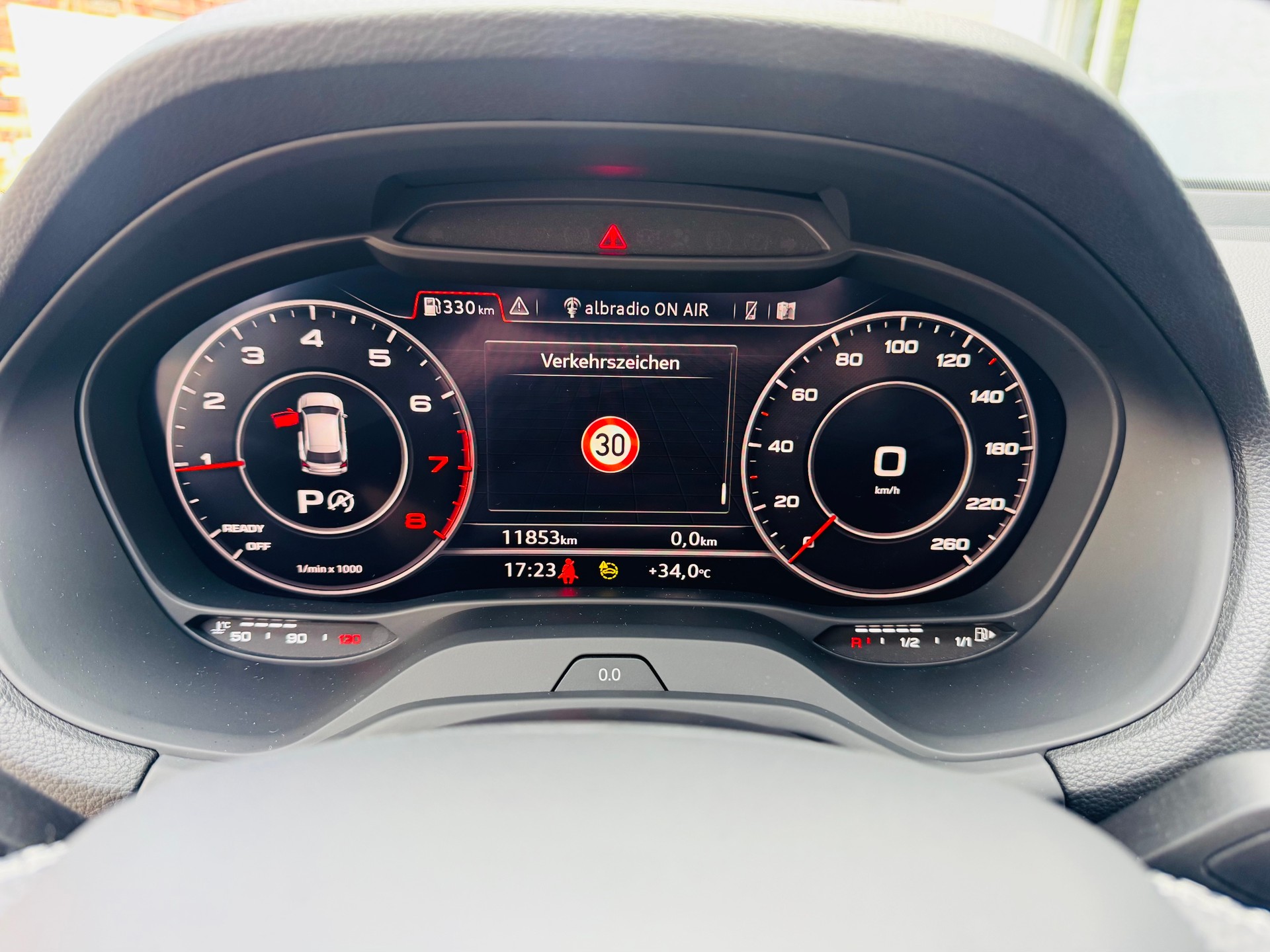 AUDI Q2 35 TFSI S line S-tronic-image-11
