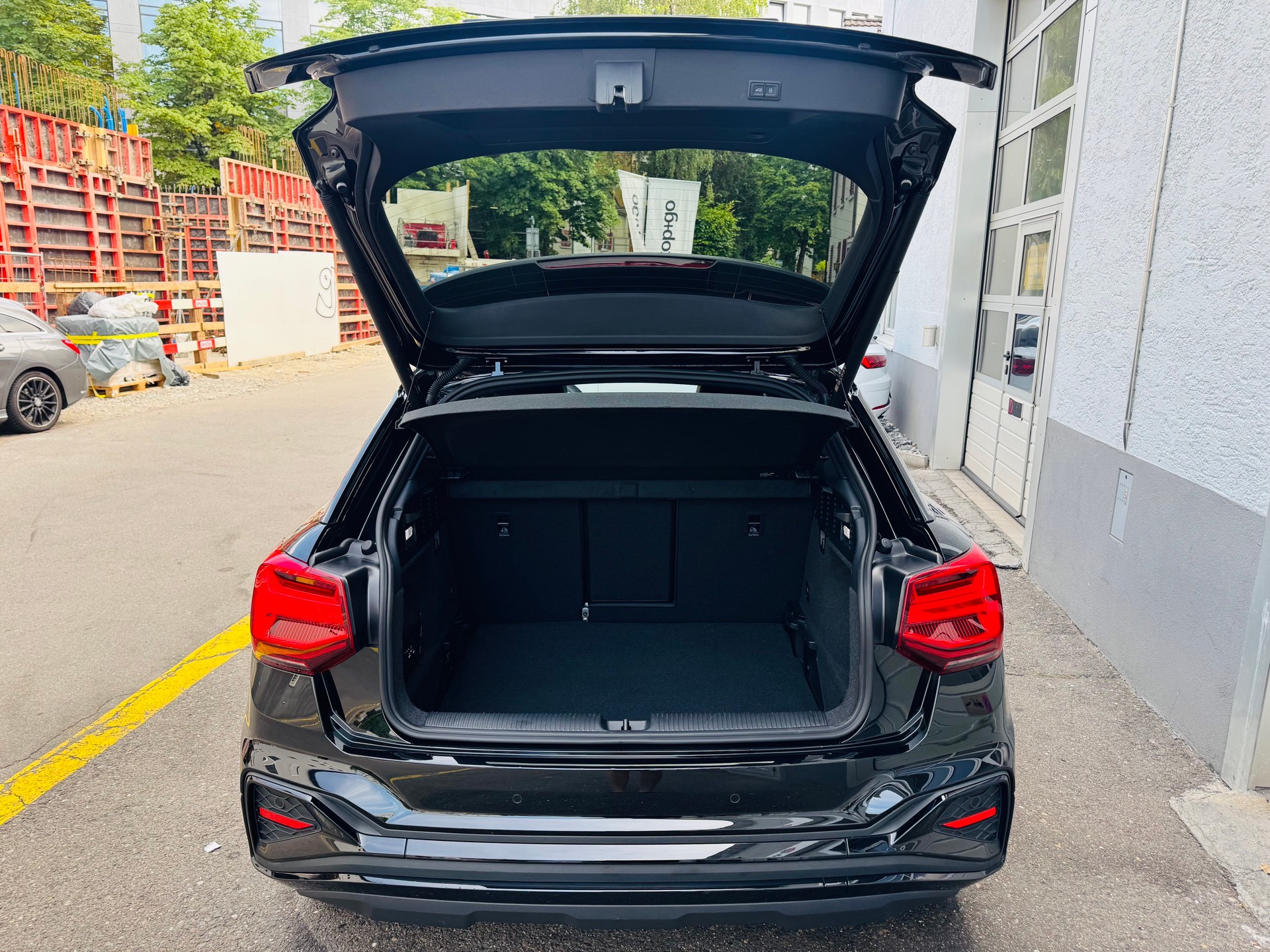 AUDI Q2 35 TFSI S line S-tronic-image-10