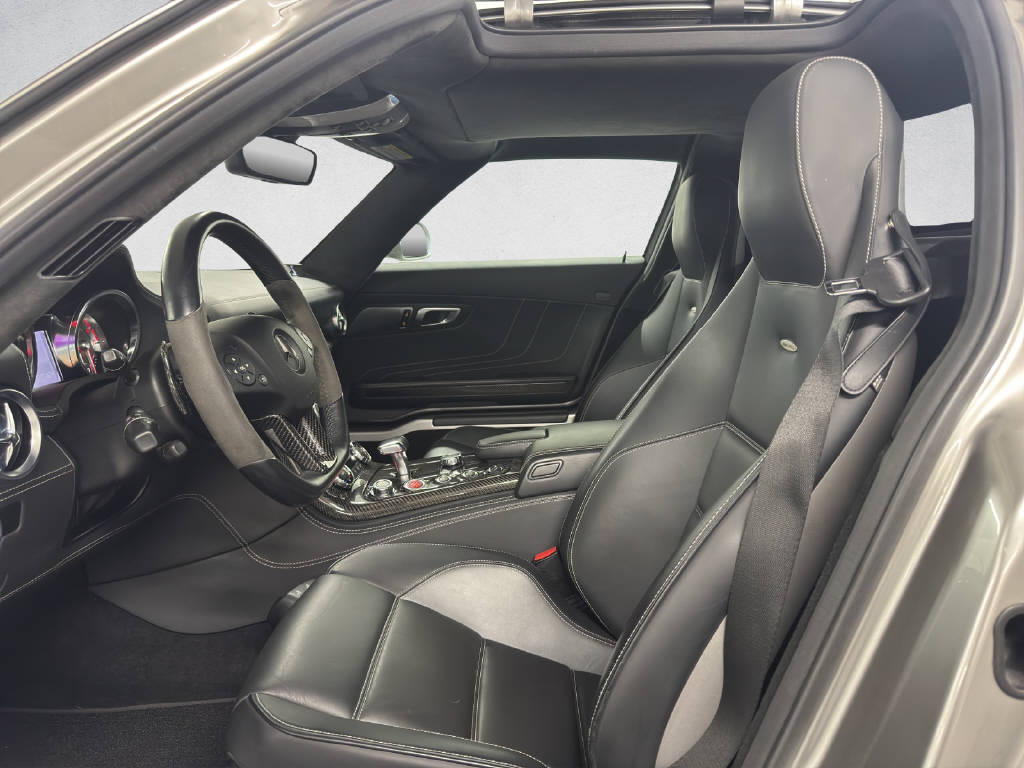 MERCEDES-BENZ SLS AMG Coupé-image-9