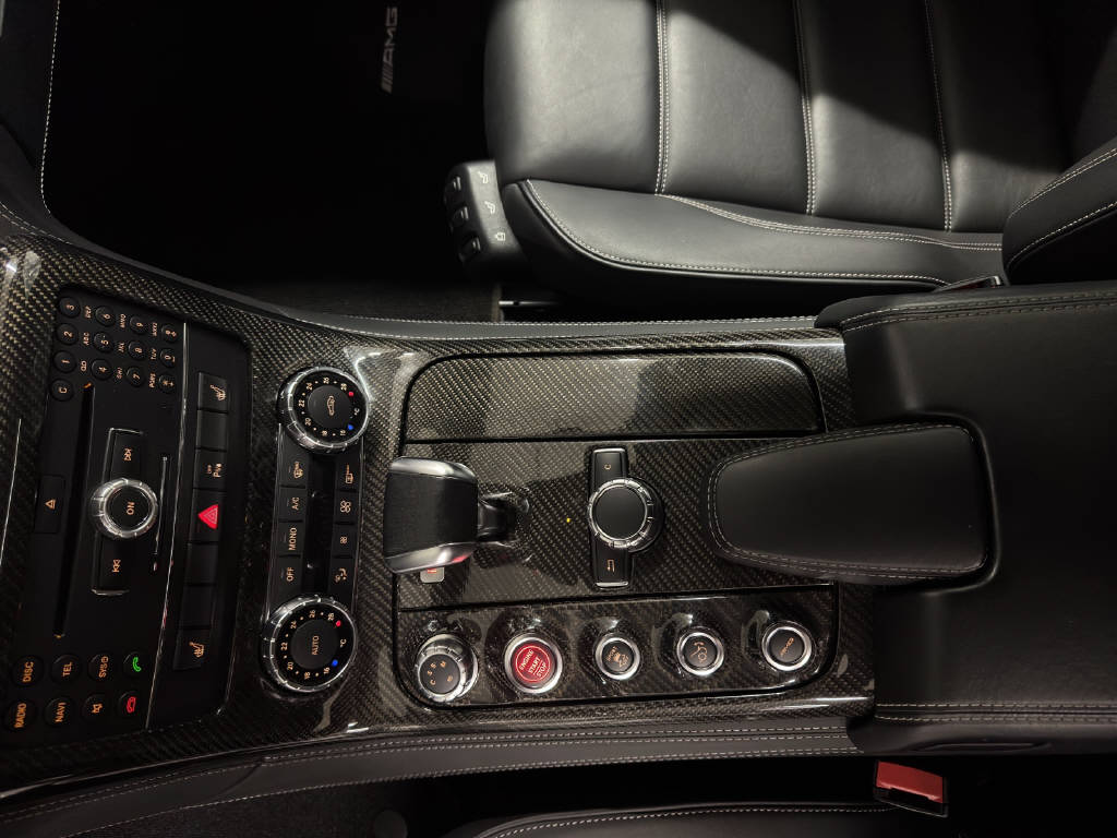 MERCEDES-BENZ SLS AMG Coupé-image-5