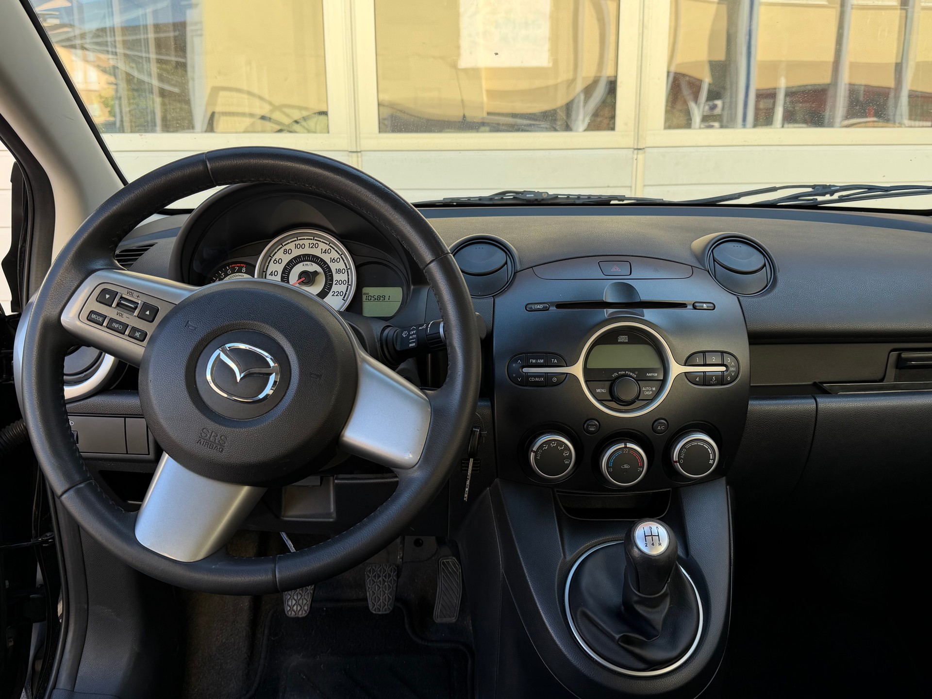 MAZDA 2 1.3i 16V Exclusive*Frisch ab MFK& GR. Service*8-Fach Aluräder*Sitzheizung*Sparsam&Zuverlässig*-image-10