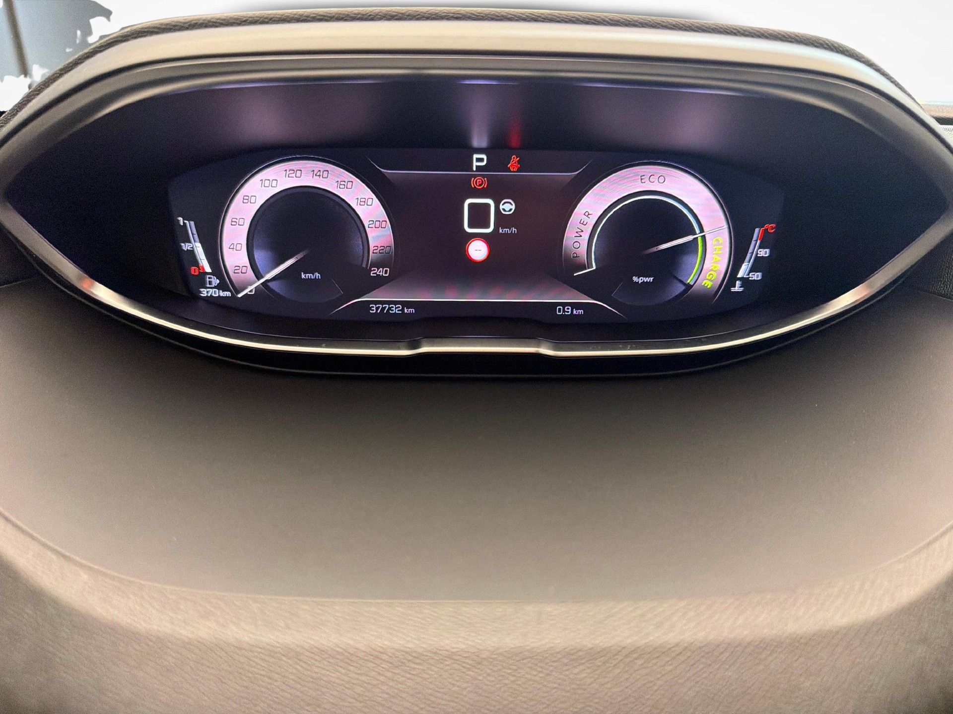 PEUGEOT 3008 1.2 Hybrid GT-image-13