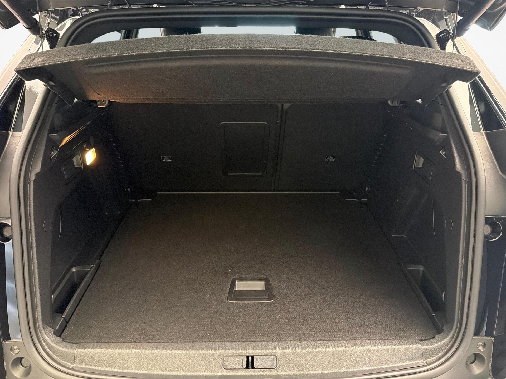 PEUGEOT 3008 1.2 Hybrid GT-image-11