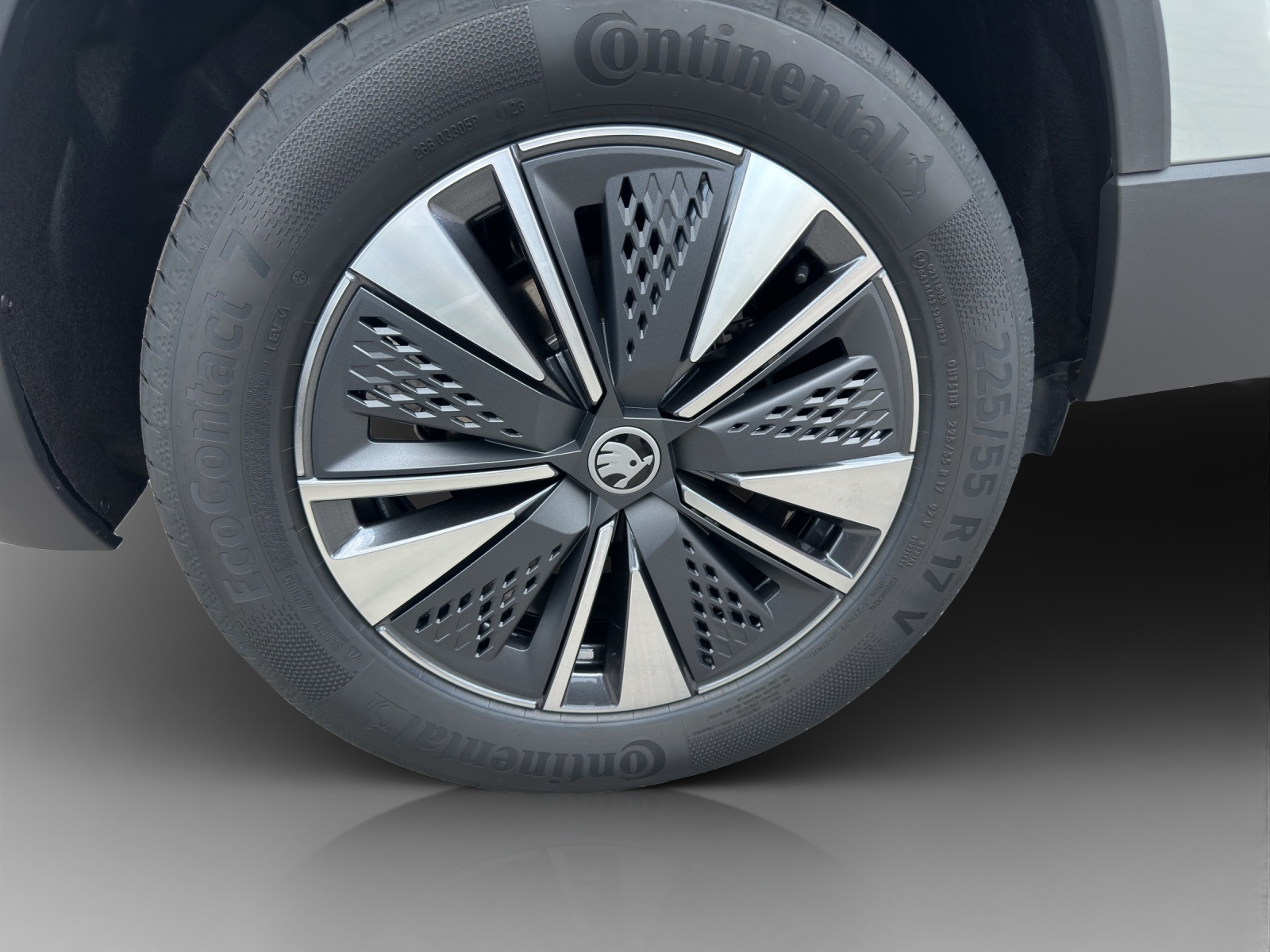 SKODA Karoq 2.0 TDI CR Dynamic 4x4 DSG-image-14