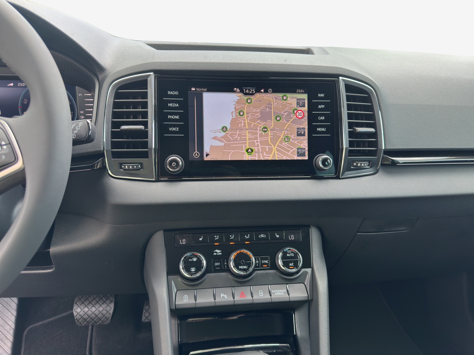 SKODA Karoq 2.0 TDI CR Dynamic 4x4 DSG-image-10
