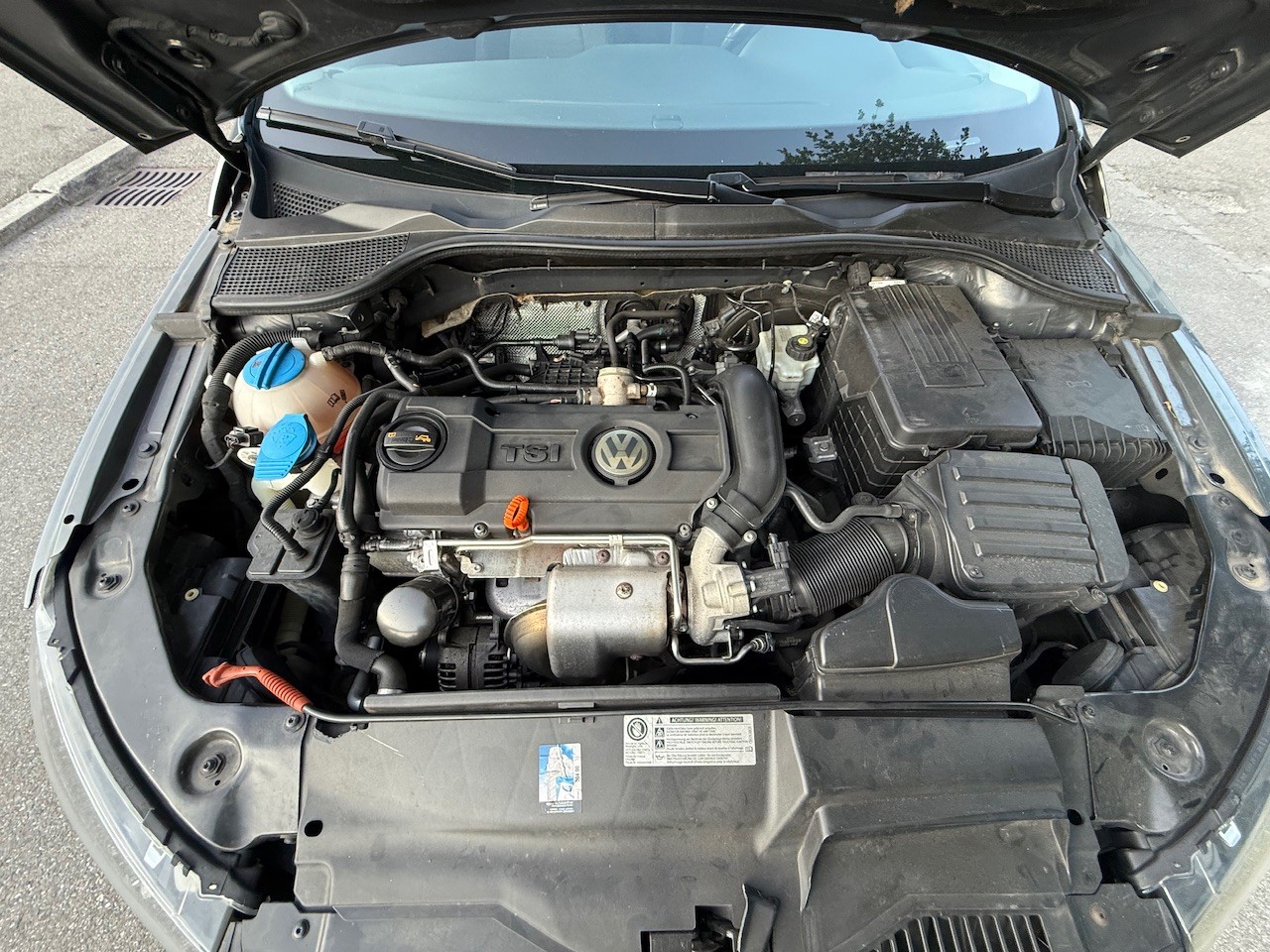 VW Scirocco 1.4 TSI BlueMotion Technology-image-12