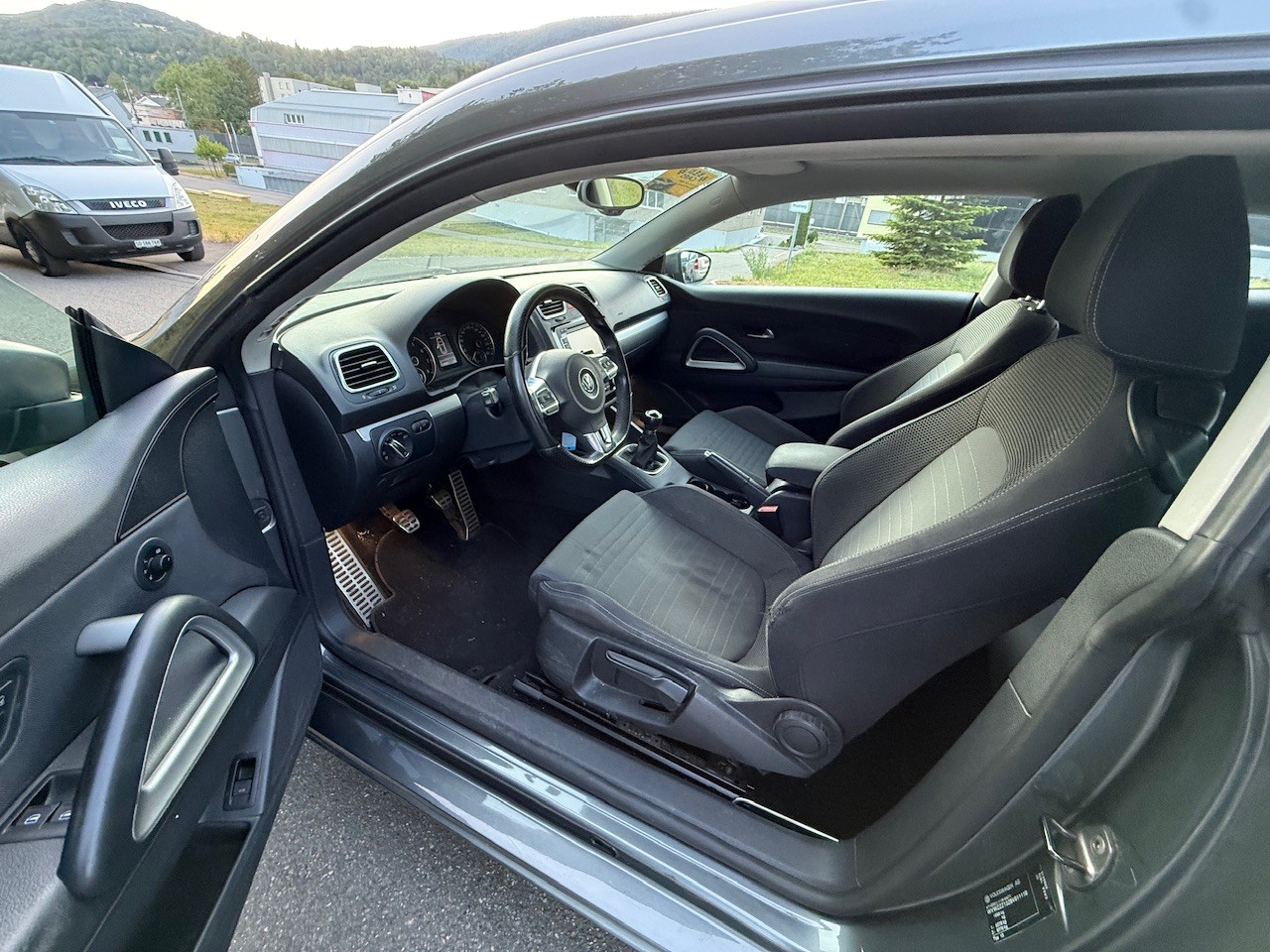 VW Scirocco 1.4 TSI BlueMotion Technology-image-10