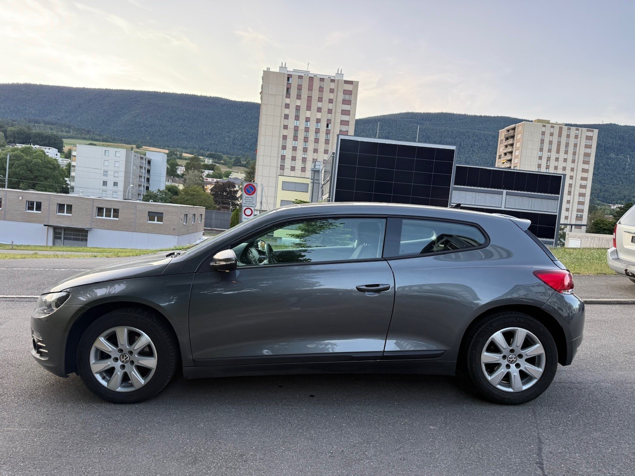 VW Scirocco 1.4 TSI BlueMotion Technology-image-3