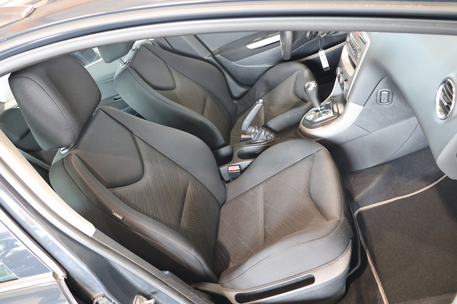 PEUGEOT 308 SW 1.6 HDI Active EGS6-image-13