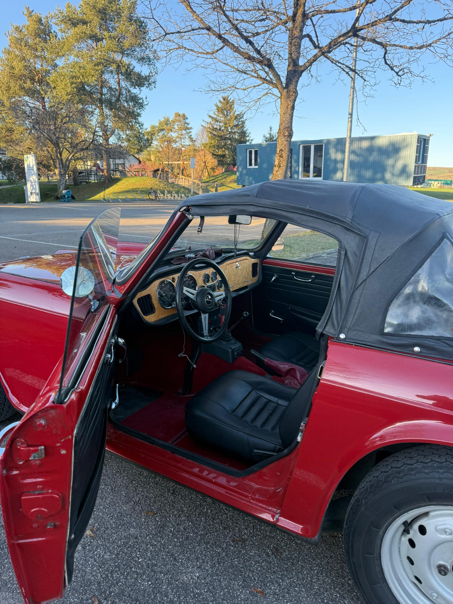 TRIUMPH TR4A-image-2
