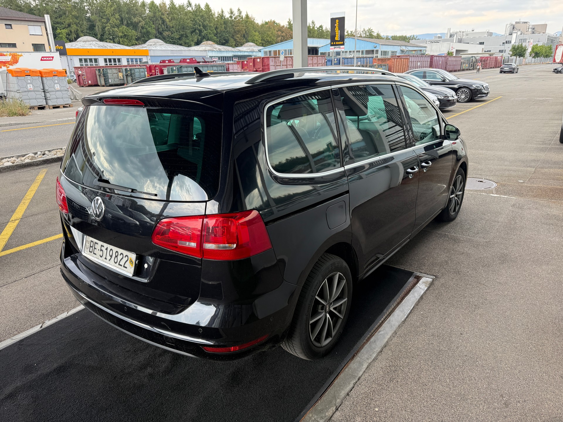 VW Sharan 2.0 TDI BlueMotion Technology Highline DSG-image-1