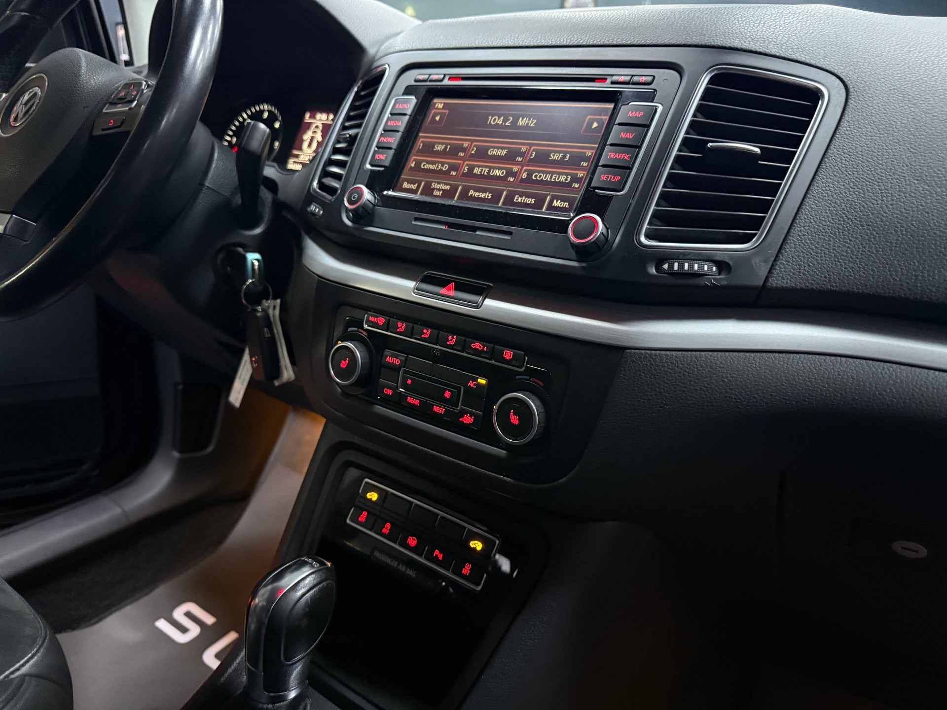 VW Sharan 2.0 TDI BlueMotion Technology Highline DSG-image-11