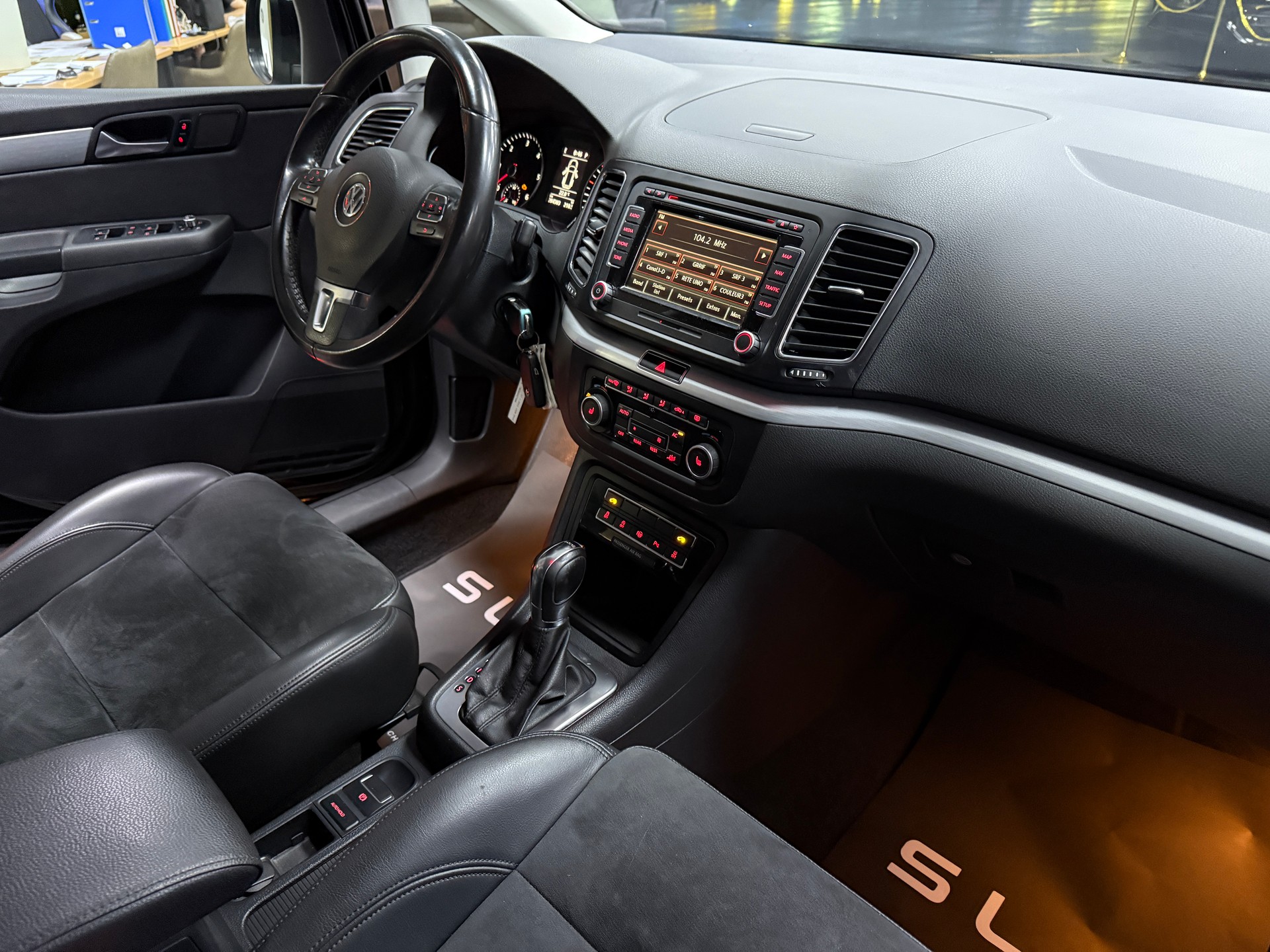 VW Sharan 2.0 TDI BlueMotion Technology Highline DSG-image-10