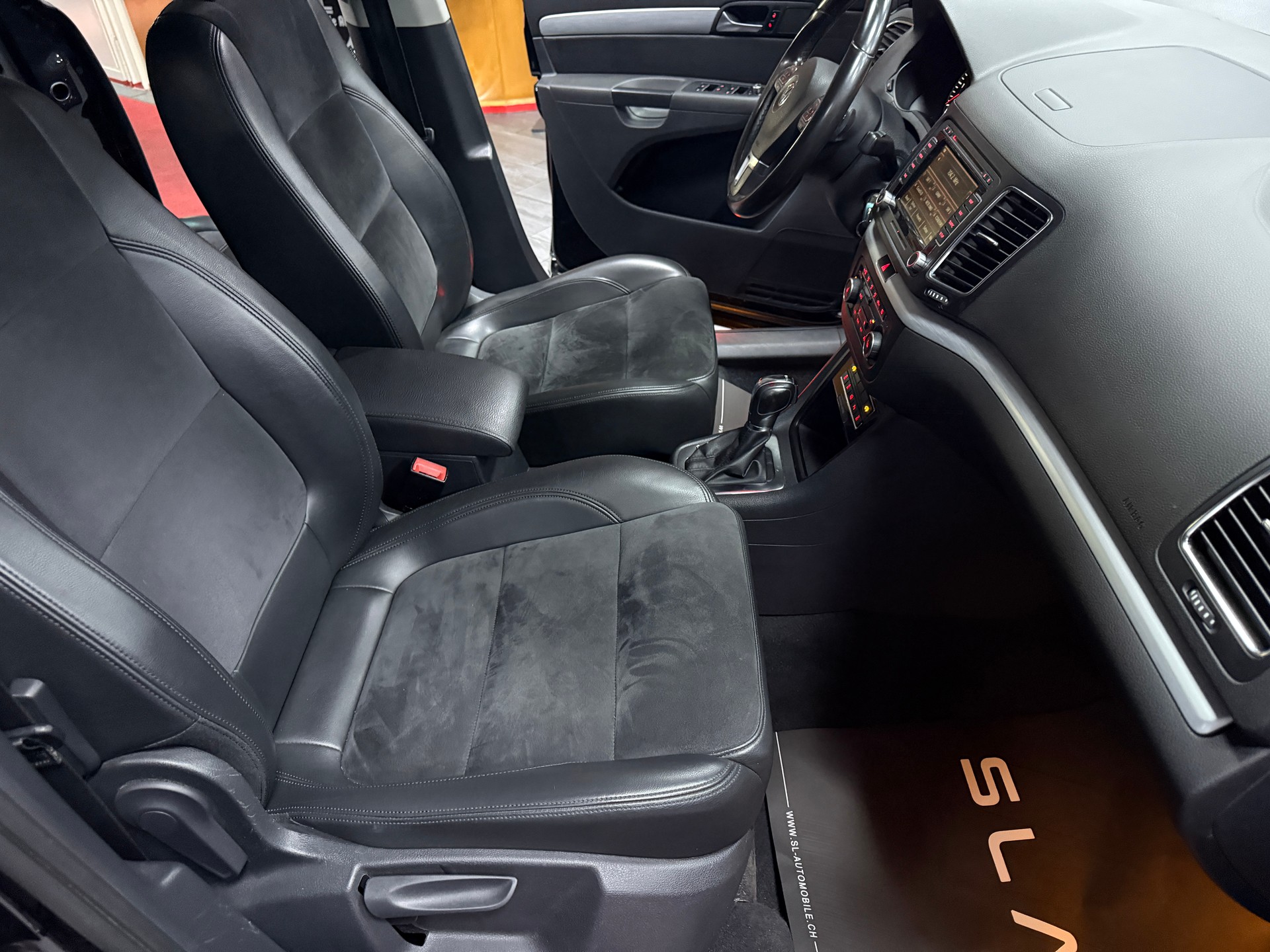 VW Sharan 2.0 TDI BlueMotion Technology Highline DSG-image-12