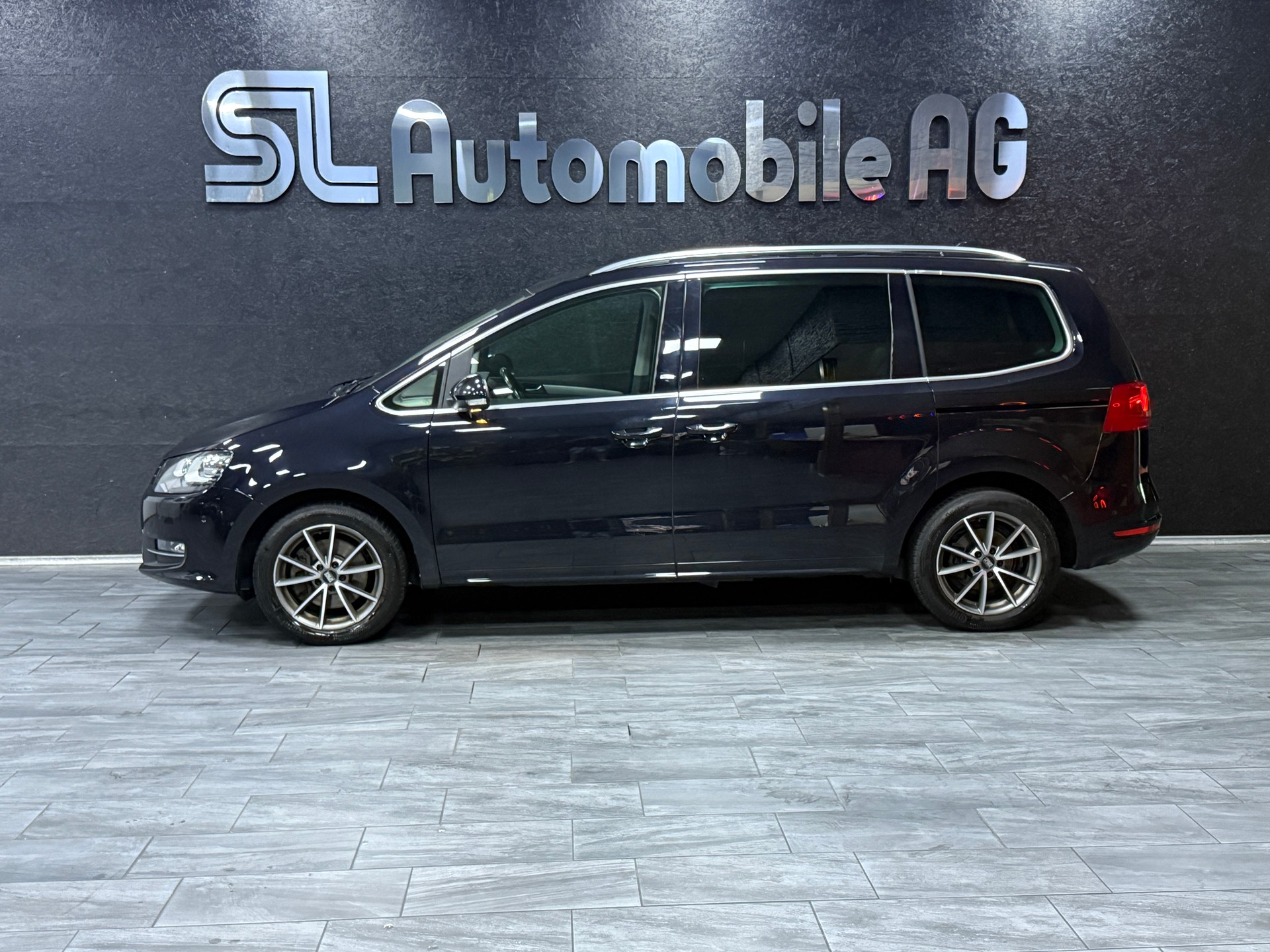 VW Sharan 2.0 TDI BlueMotion Technology Highline DSG-image-2