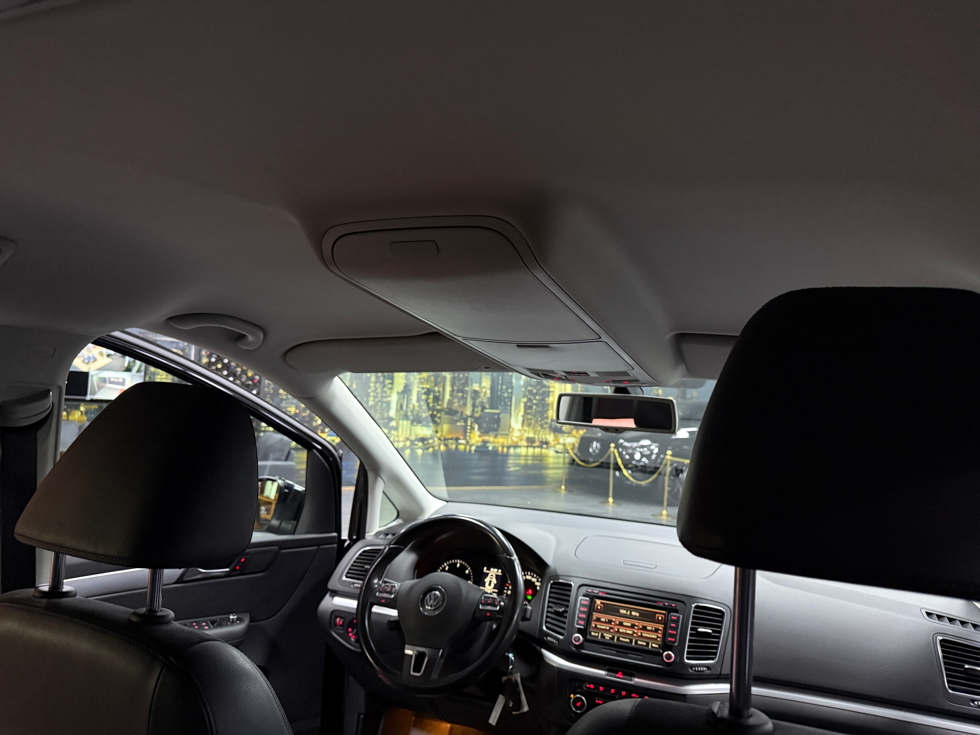 VW Sharan 2.0 TDI BlueMotion Technology Highline DSG-image-17