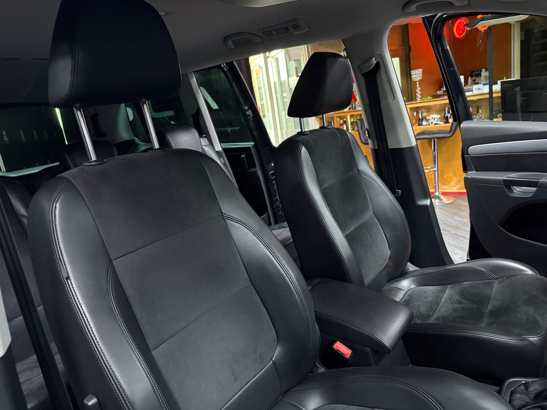 VW Sharan 2.0 TDI BlueMotion Technology Highline DSG-image-14
