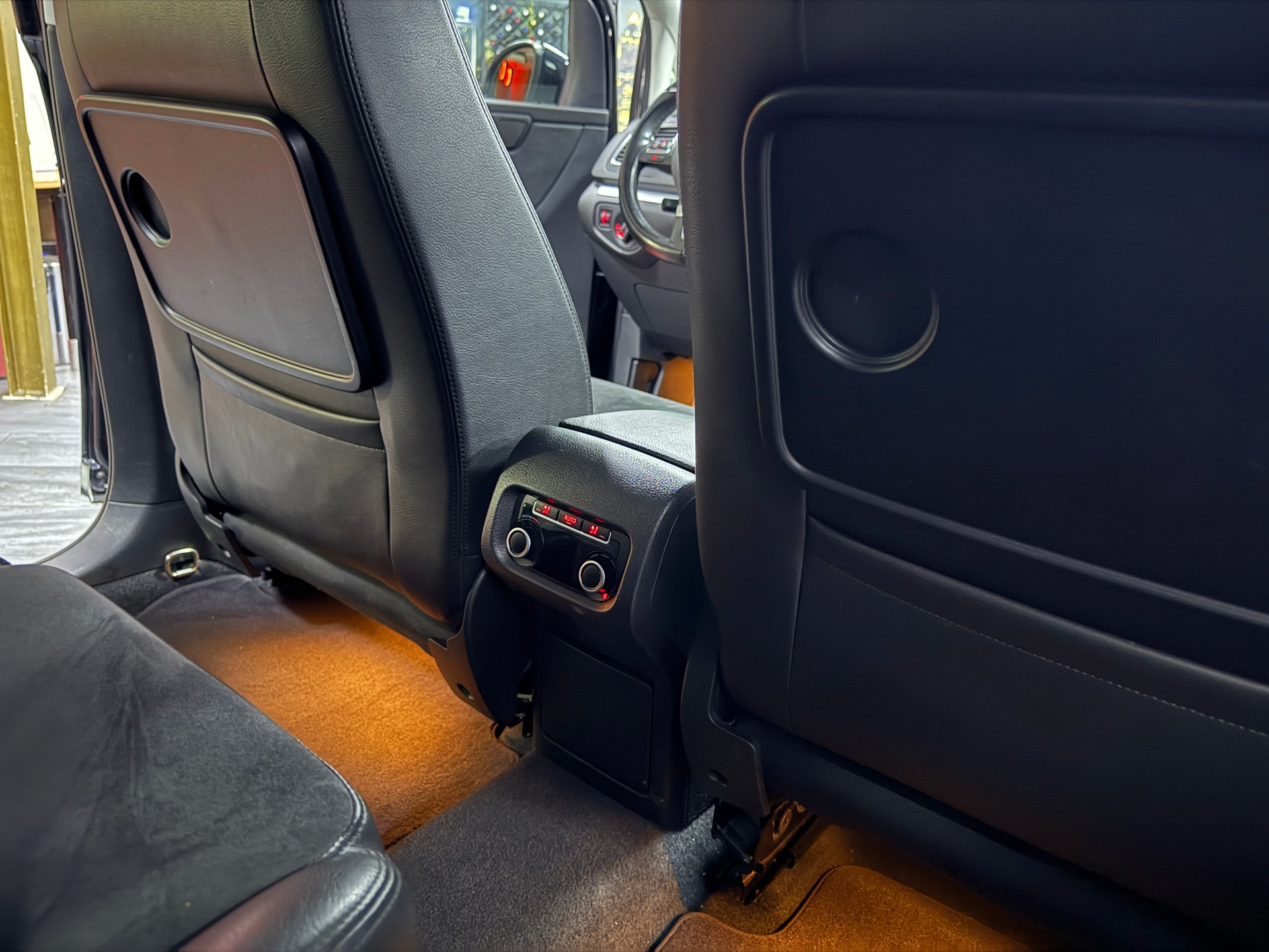 VW Sharan 2.0 TDI BlueMotion Technology Highline DSG-image-16