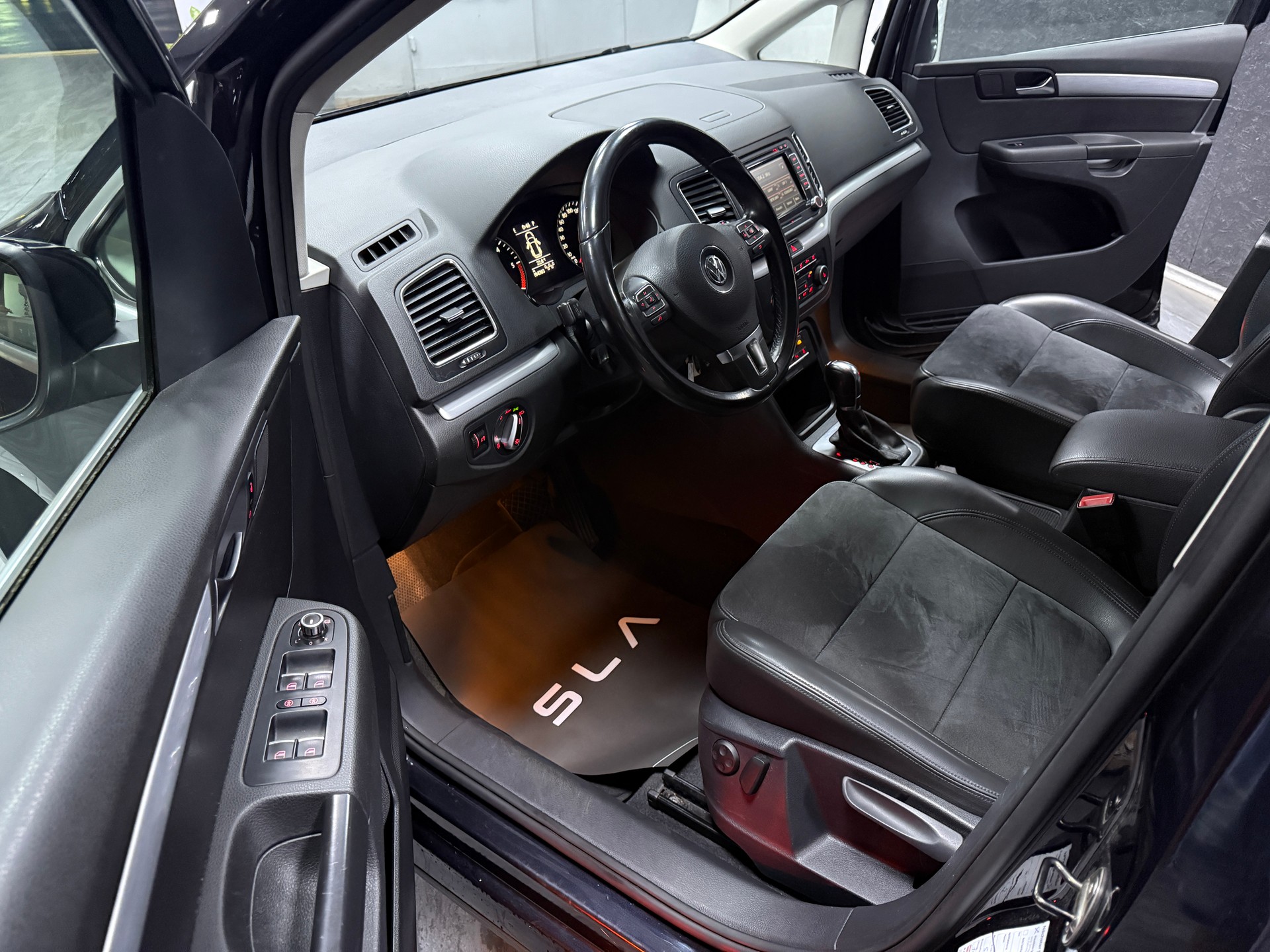 VW Sharan 2.0 TDI BlueMotion Technology Highline DSG-image-5