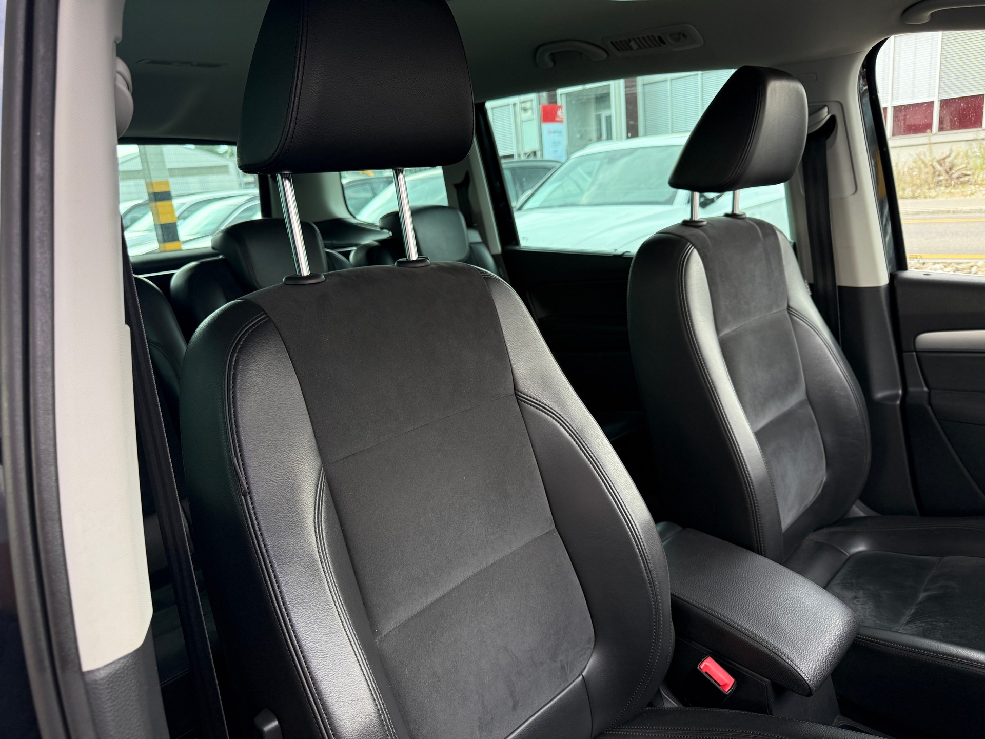 VW Sharan 2.0 TDI BlueMotion Technology Highline DSG-image-2